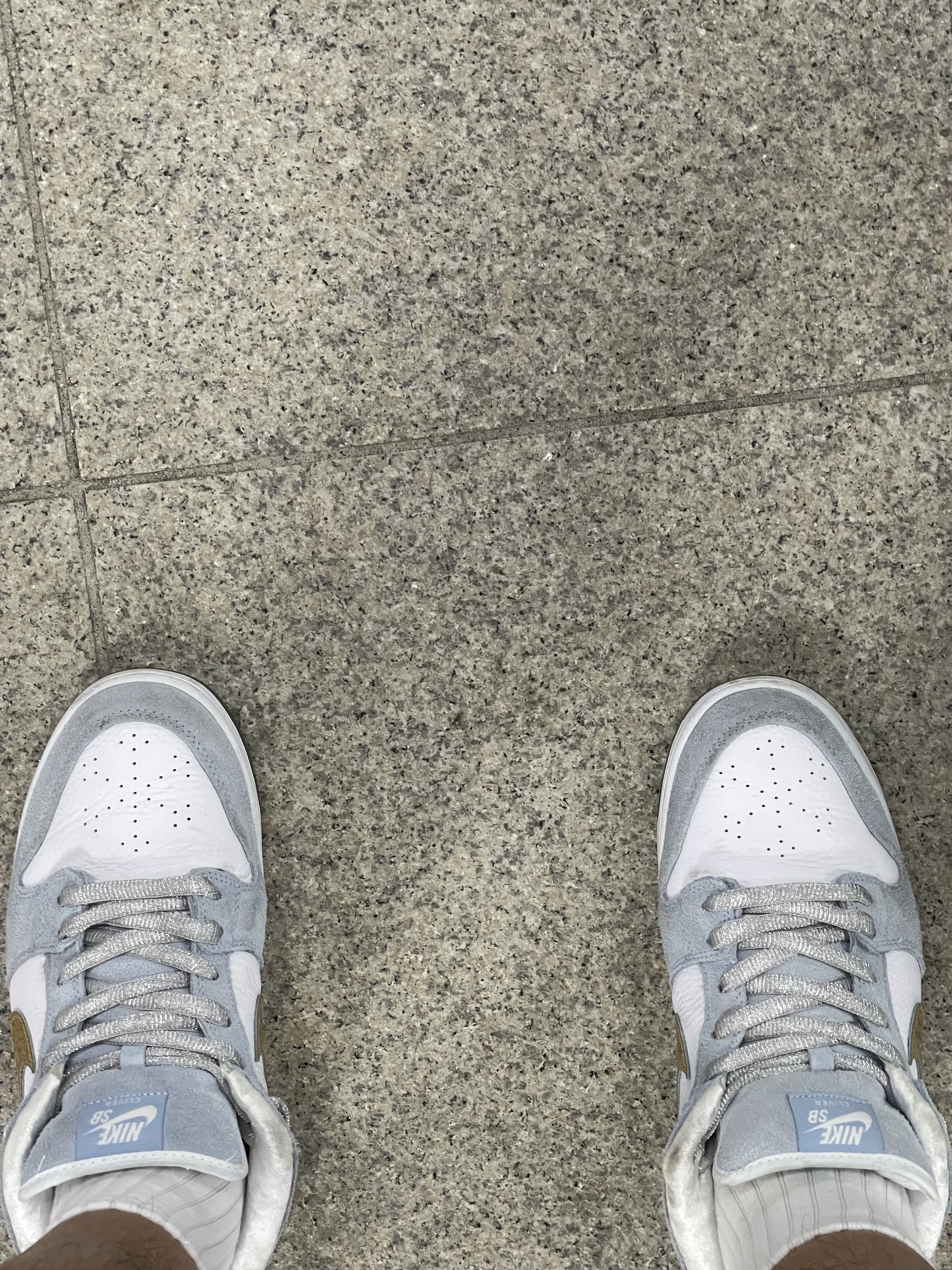 Nike x Sean Cliver SB Dunk Low Holiday Special 착용 스타일 - 2