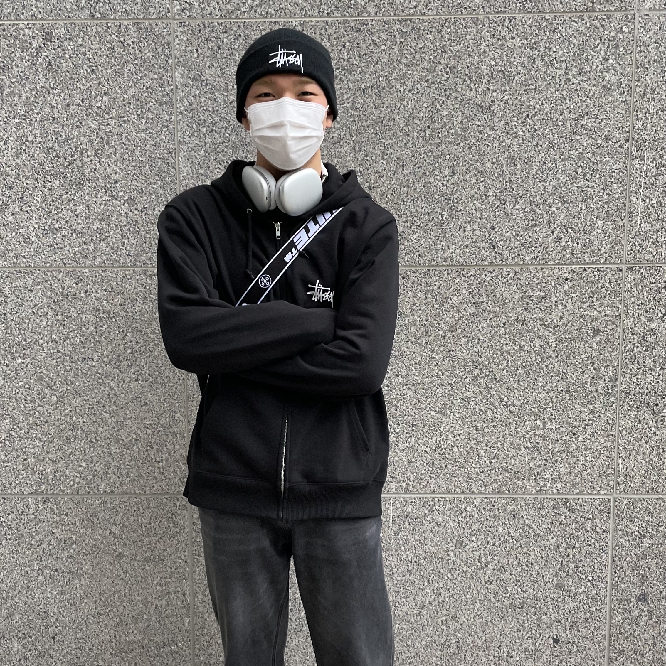 Stussy Stock Cuff Beanie Black, Apple AirPods Max Lightning Silver (Korean Ver.) 착용 스타일 - 2