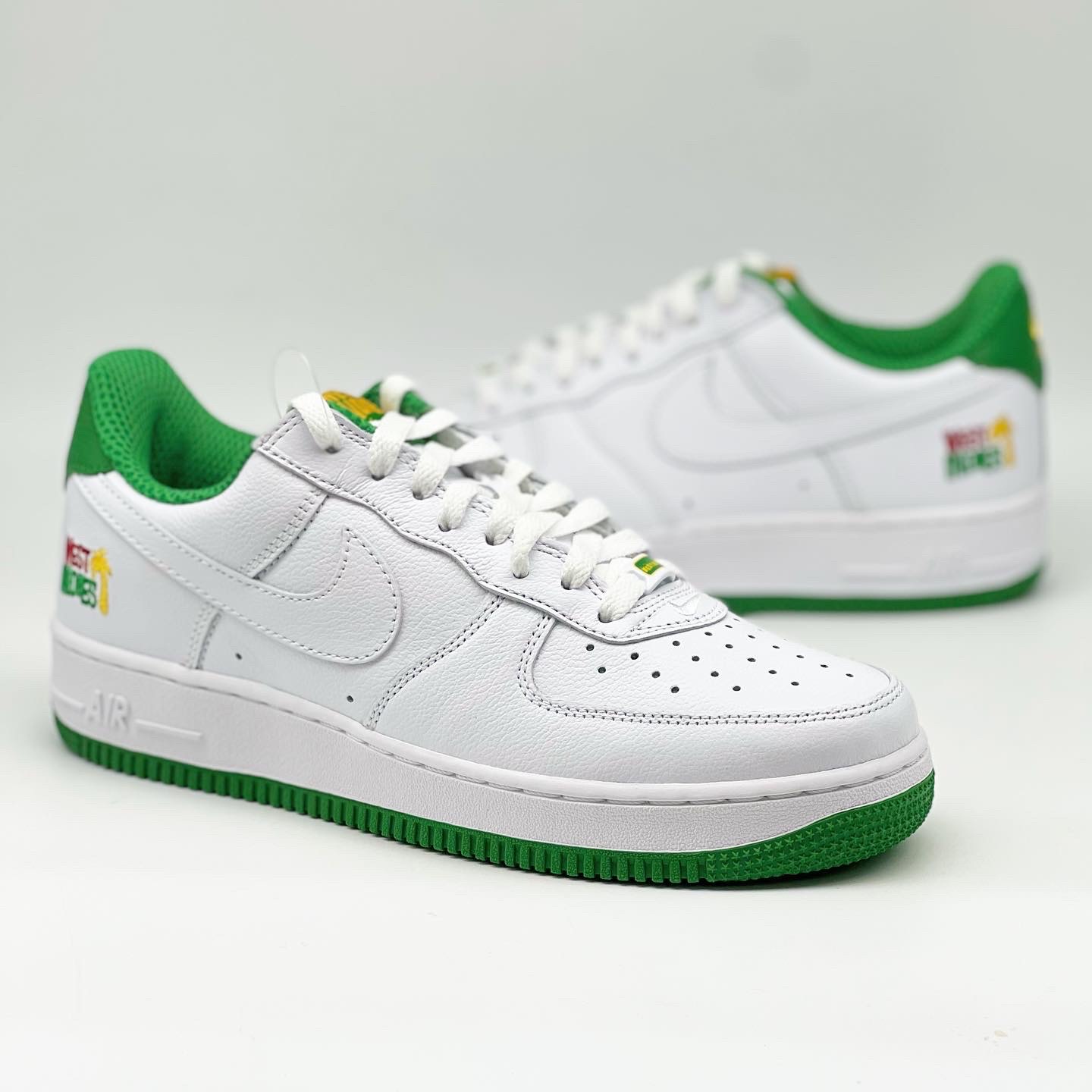 Nike Air Force 1 Low Retro QS West Indies Classic Green 착용 스타일 - 2