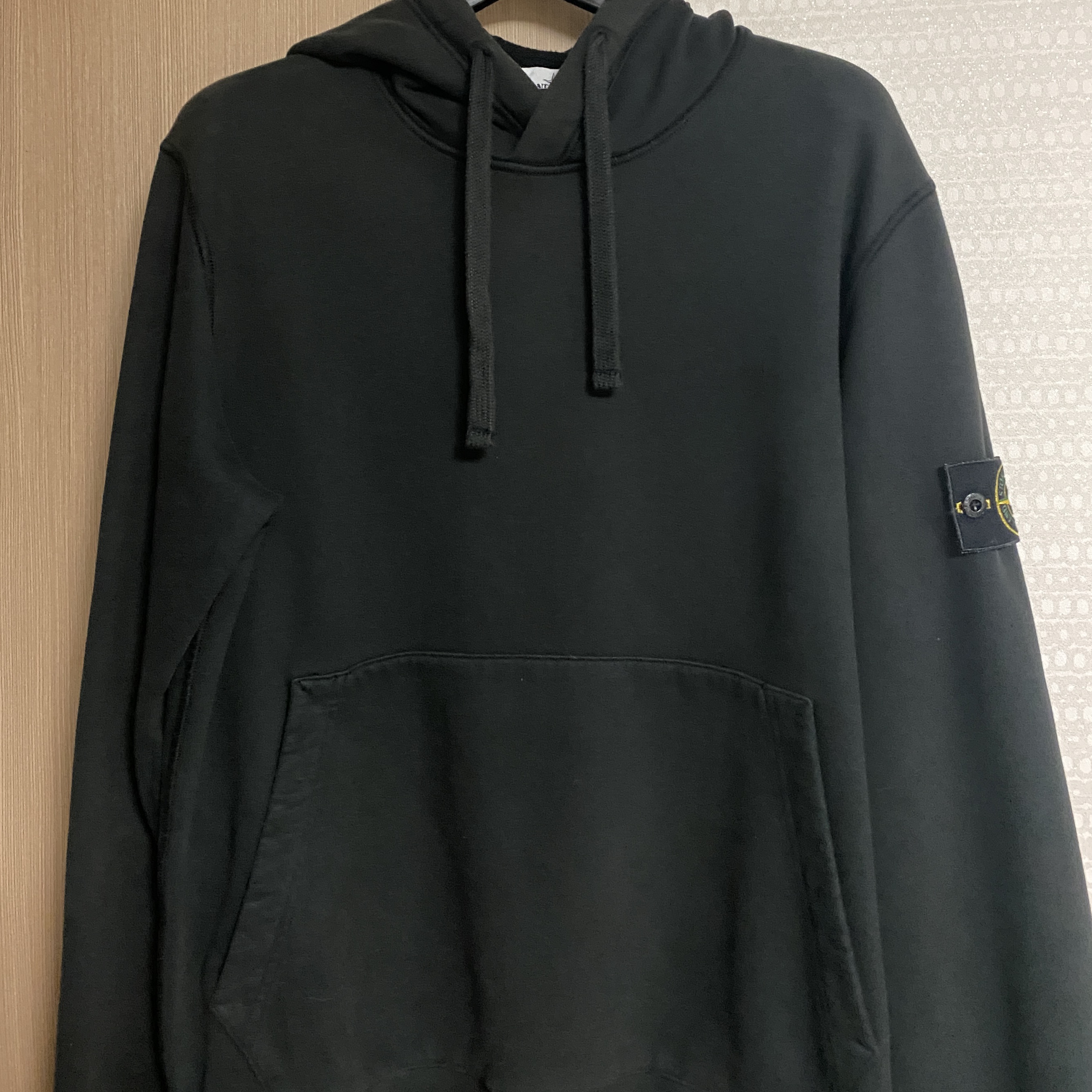 Stone Island 64120 Cotton Fleece Hooded Sweatshirt Black - 21FW 착용 스타일