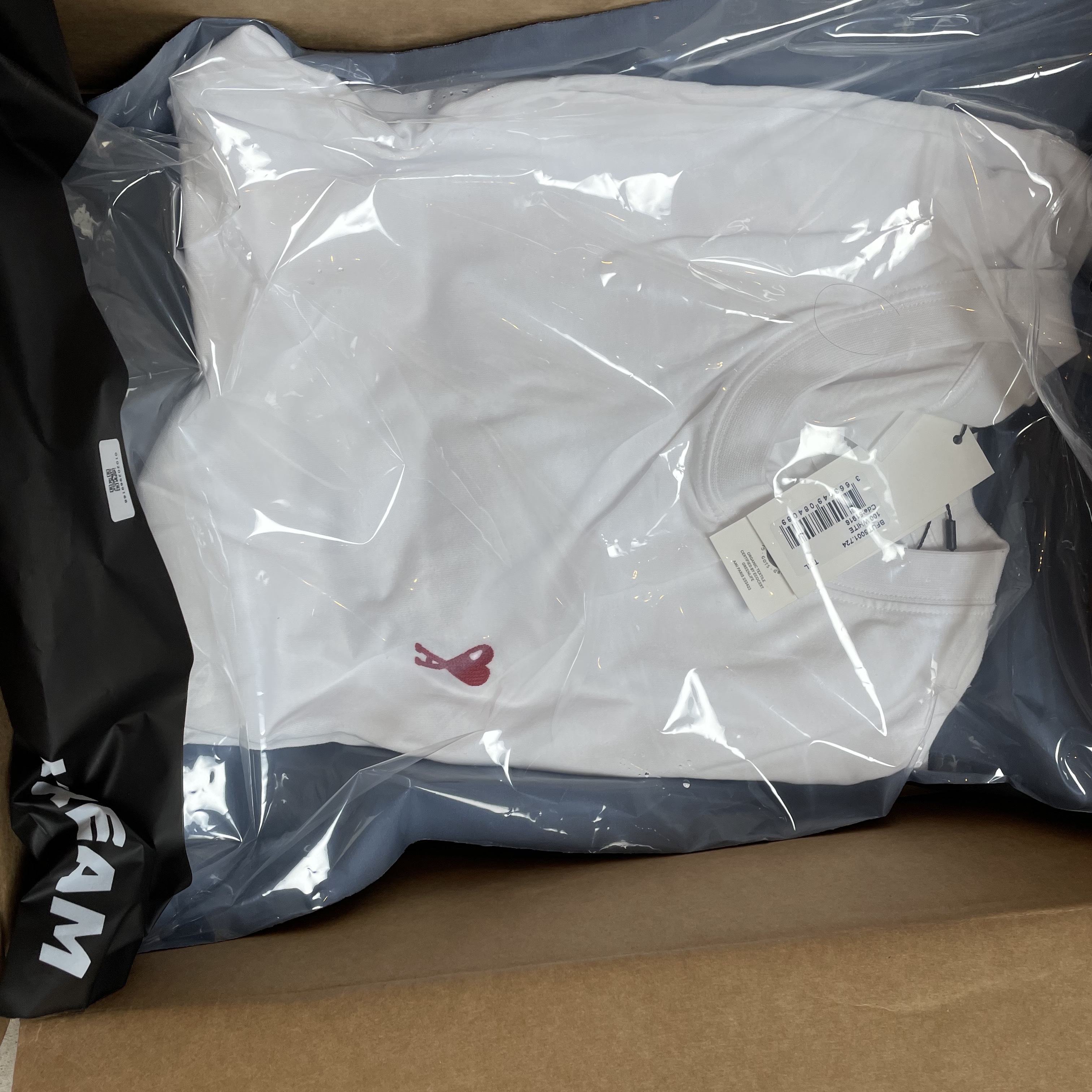 AMI de Coeur T-Shirt White 착용 스타일 - 1