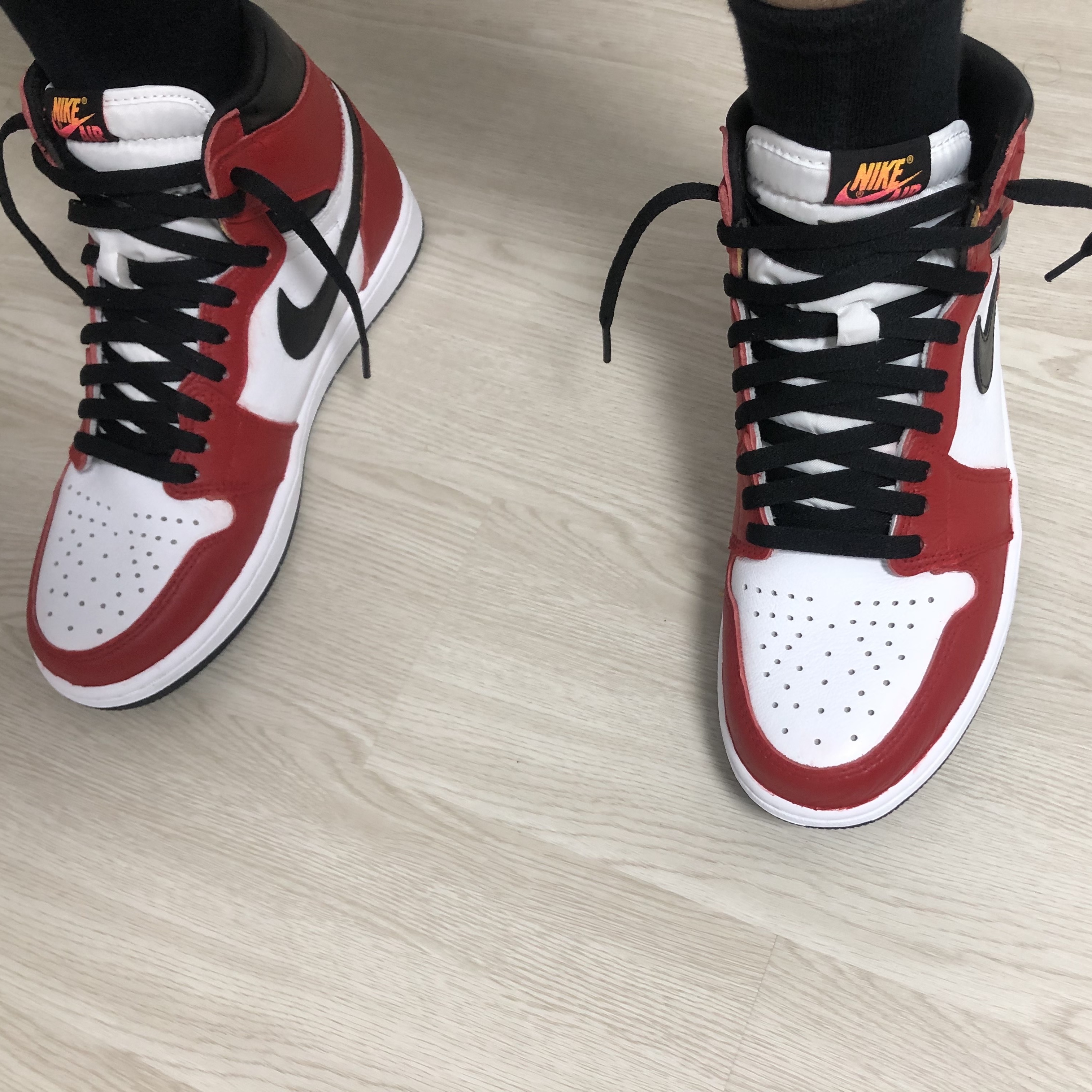 Jordan 1 Retro High OG Light Fusion Red 착용 스타일