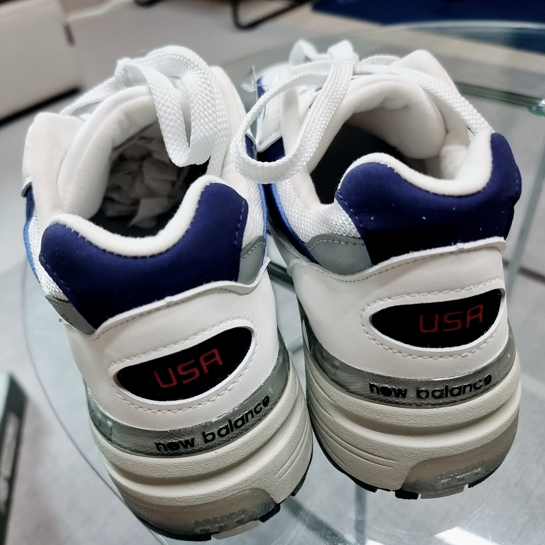 New Balance 992 Made in USA White Navy 착용 스타일 - 2