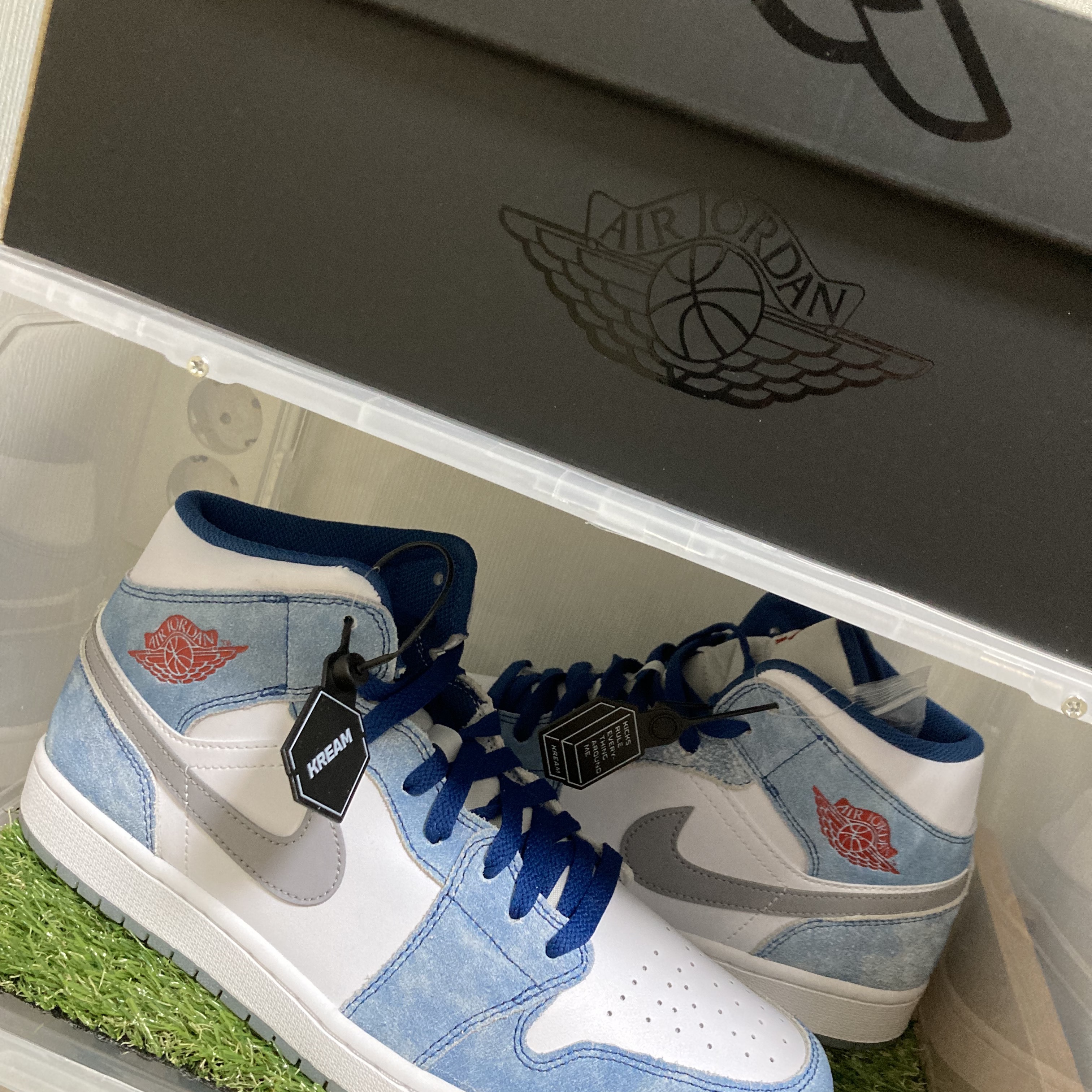 Jordan 1 Mid SE French Blue Fire Red 착용 스타일