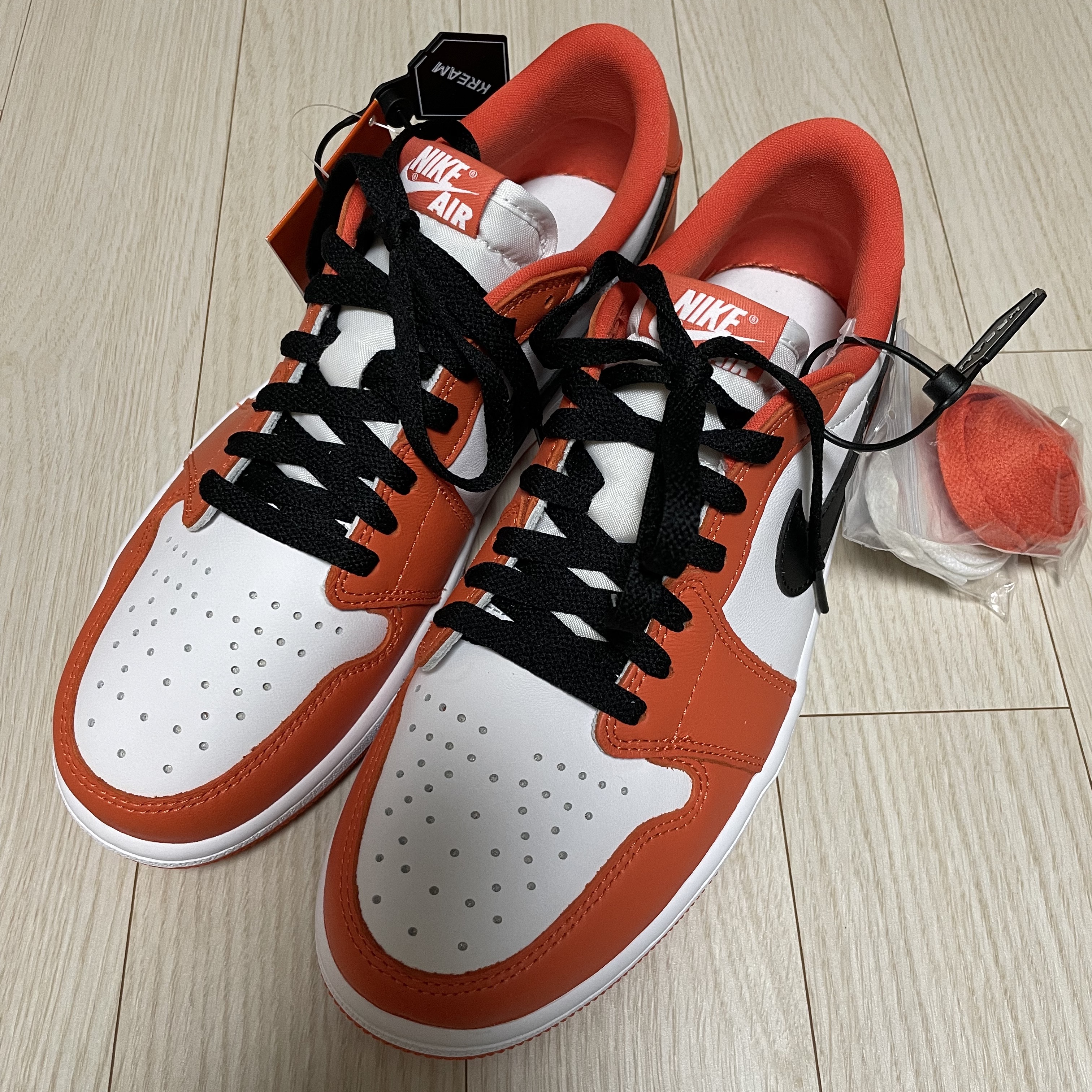 Jordan 1 Low OG Starfish 착용 스타일