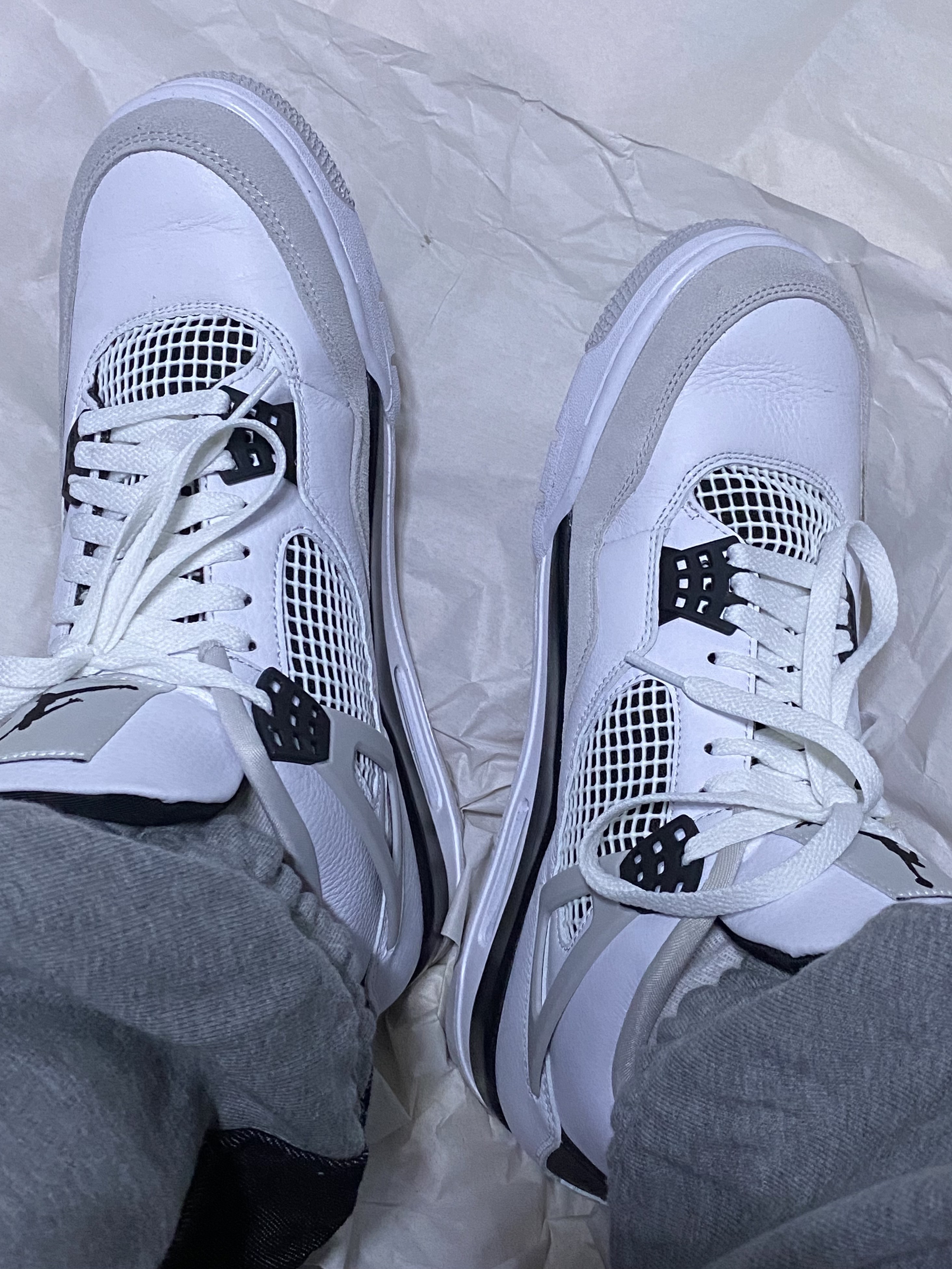 Jordan 4 Retro White and Black 착용 스타일 - 2