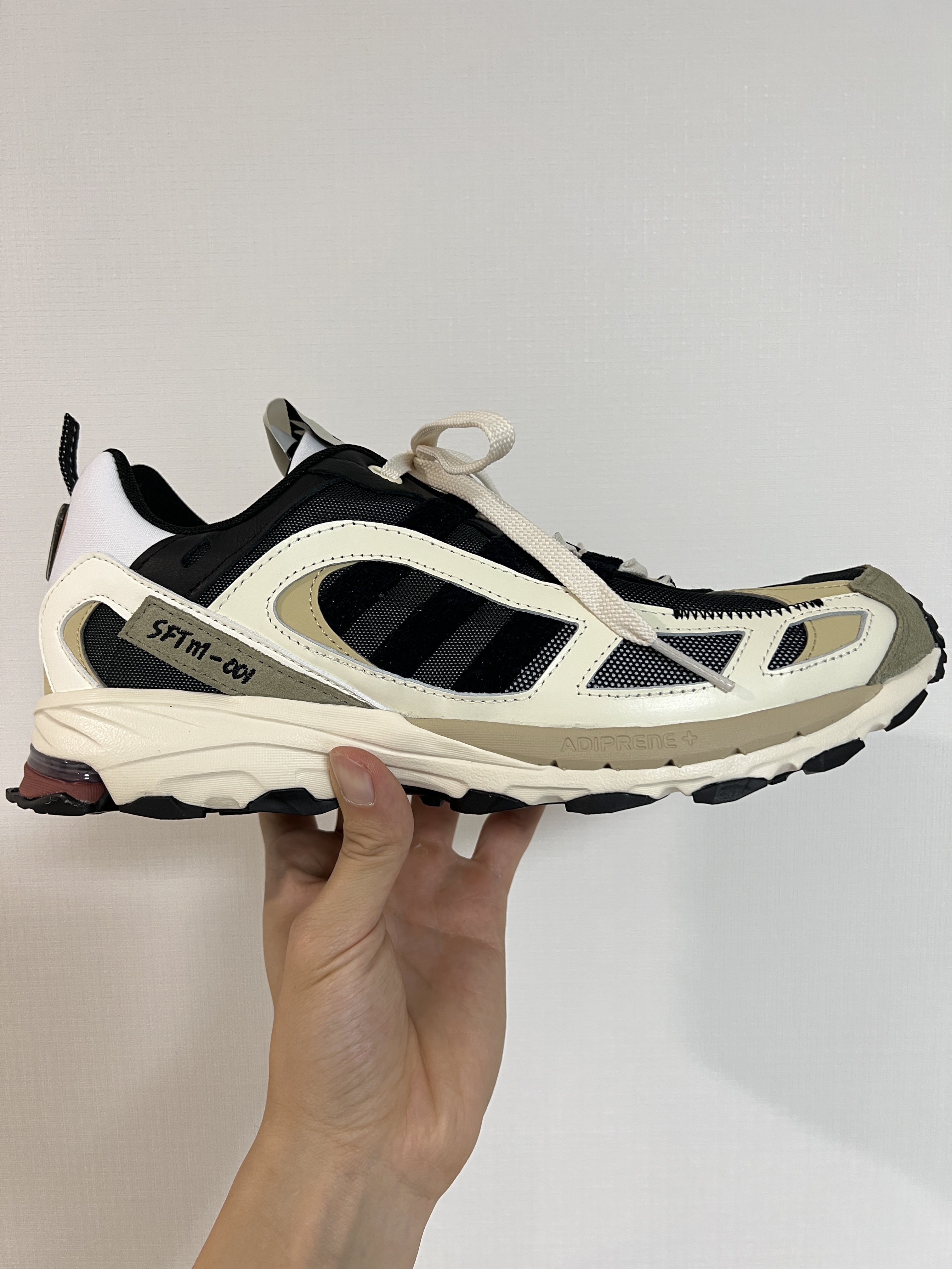Adidas x Song for the Mute Shadowturf Core Black 착용 스타일 - 2