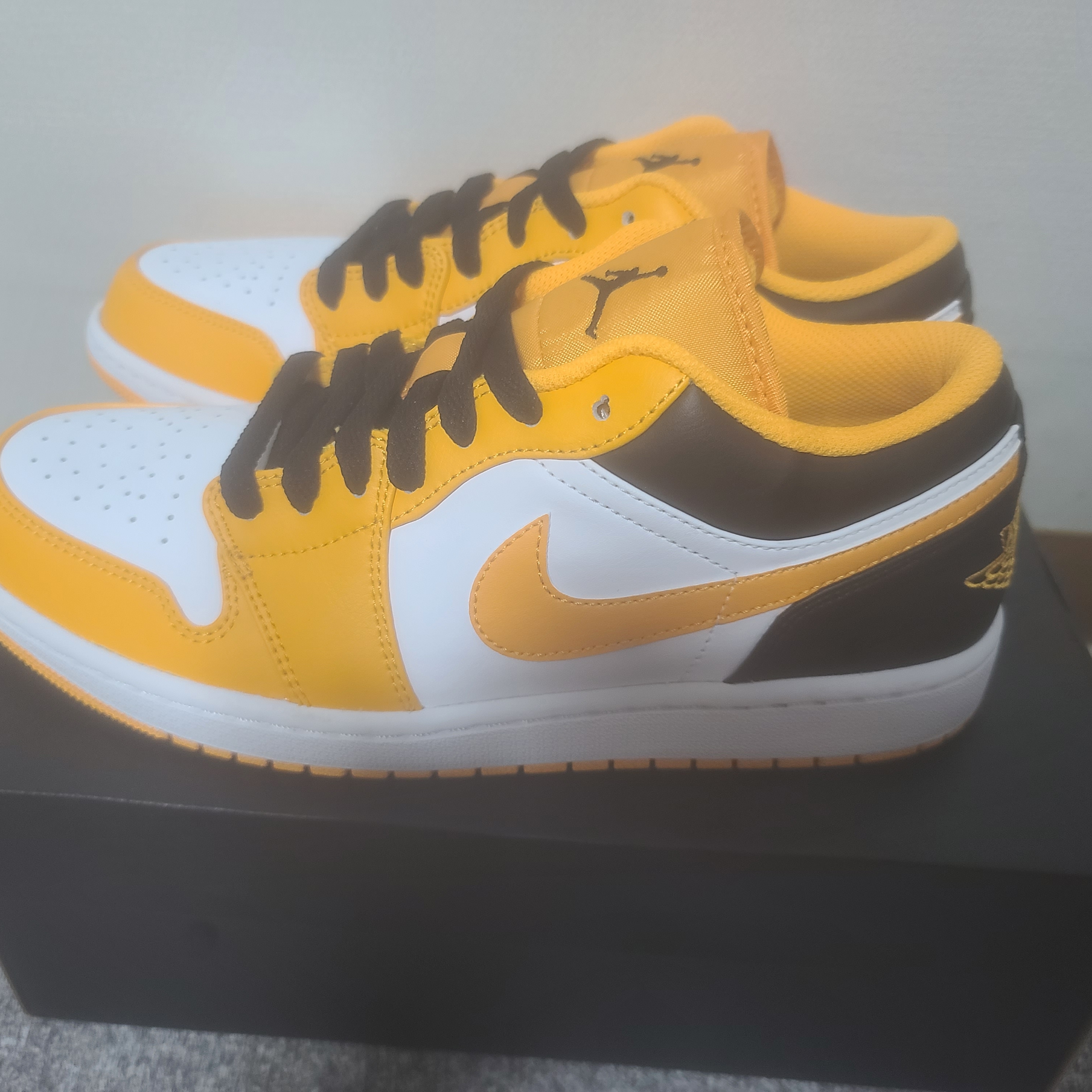 Jordan 1 Low Taxi 착용 스타일 - 1