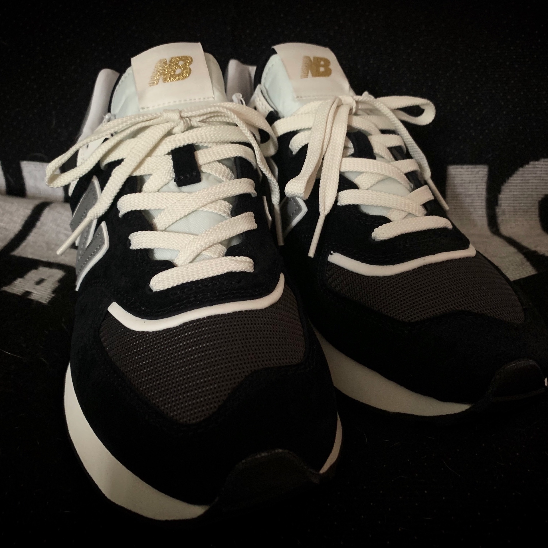 New Balance 574 Legacy Black 착용 스타일 - 1