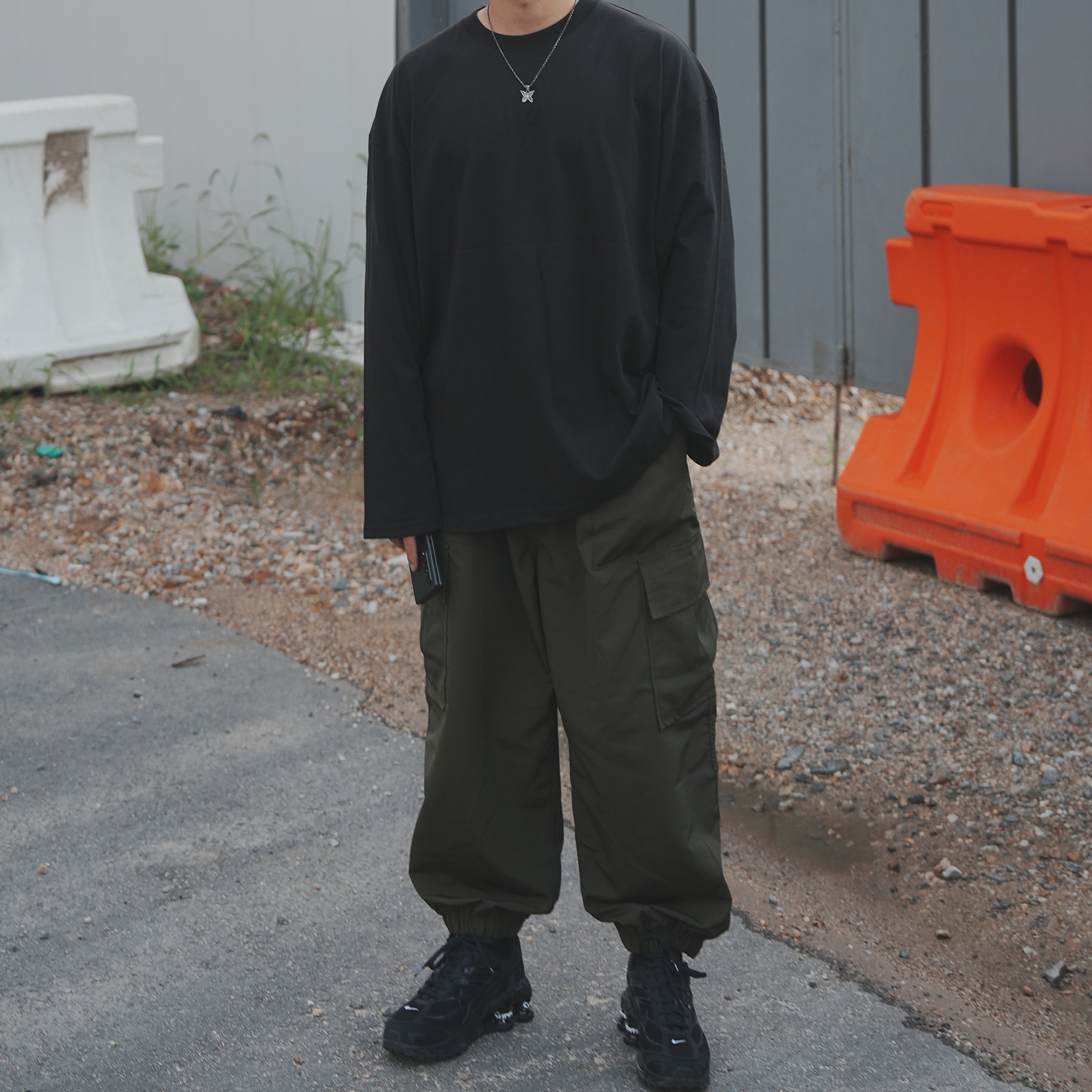 Nike x Supreme Shox Ride 2 SP Black 착용 스타일 - 2