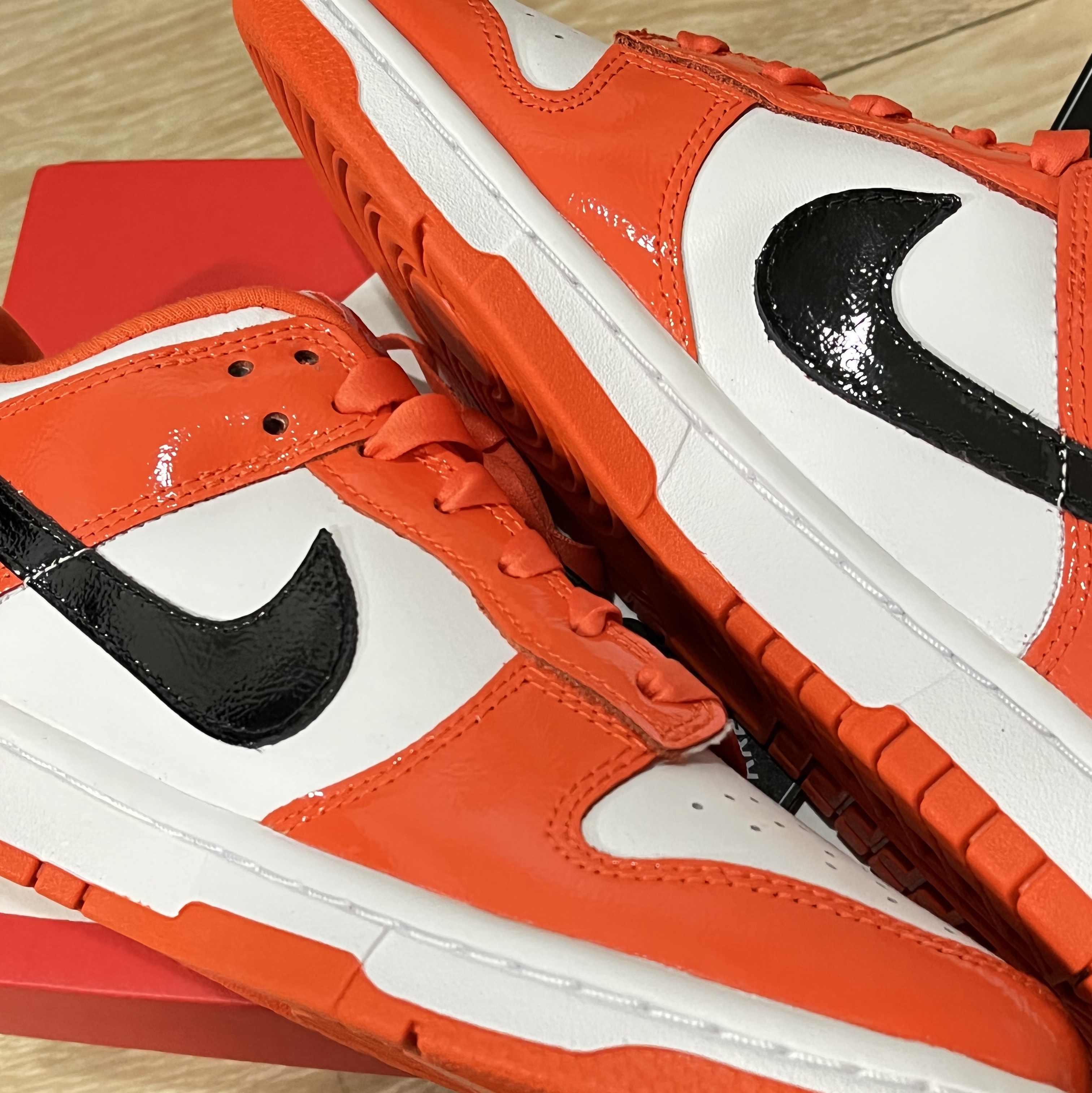 (W) Nike Dunk Low Essential Brilliant Orange 착용 스타일