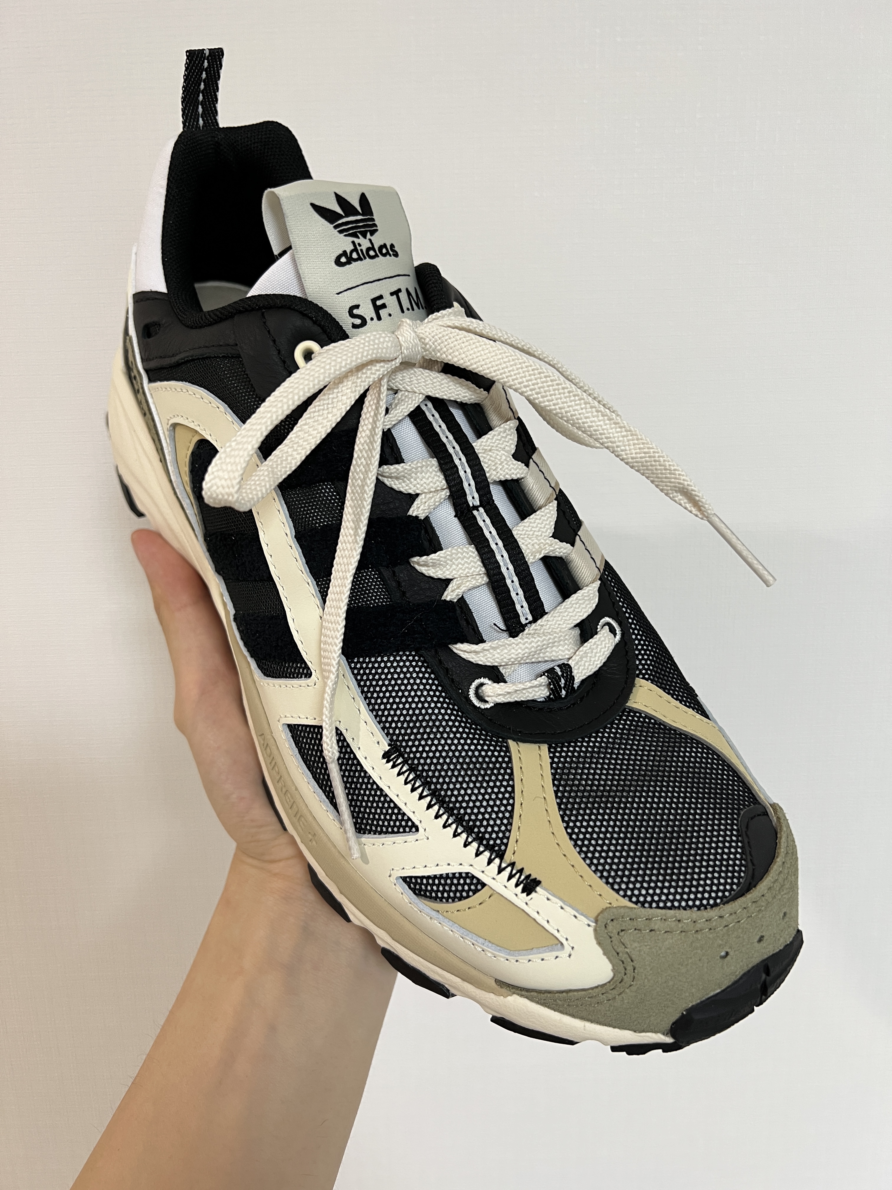 Adidas x Song for the Mute Shadowturf Core Black 착용 스타일 - 1