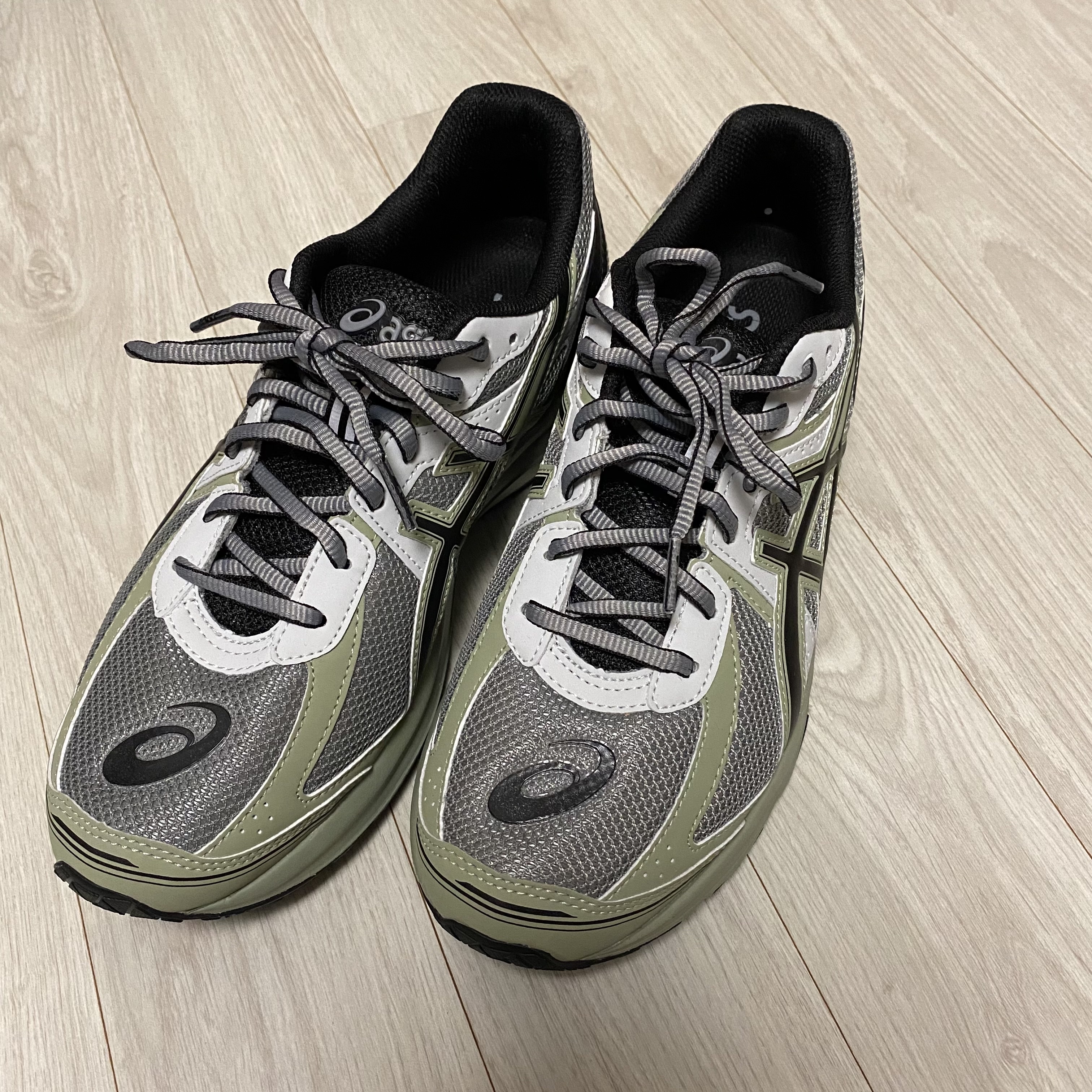 Asics Jog 100 S Sheet Rock - 2E Wide 착용 스타일