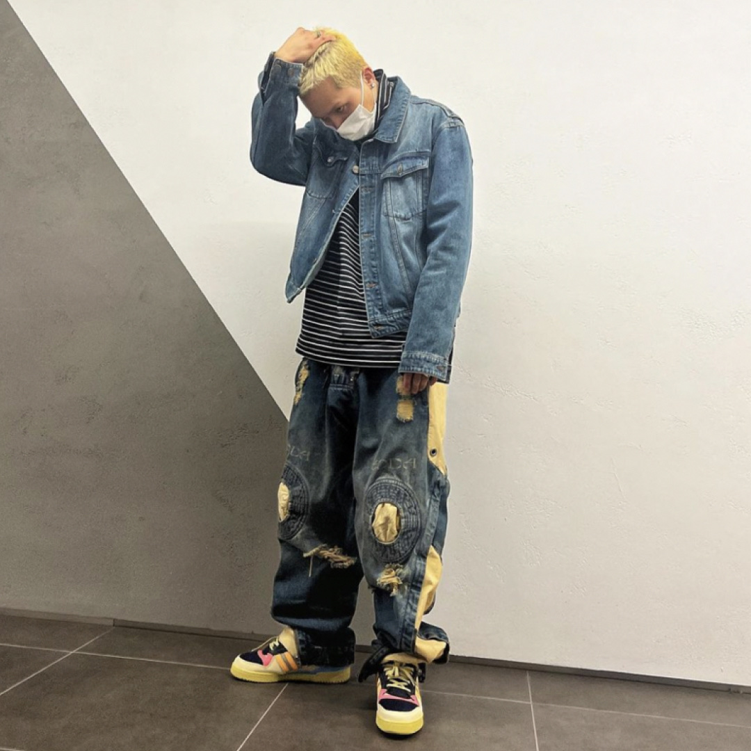 Adidas x Bad Bunny Forum PWR Catch and Throw 착용 스타일 - 3