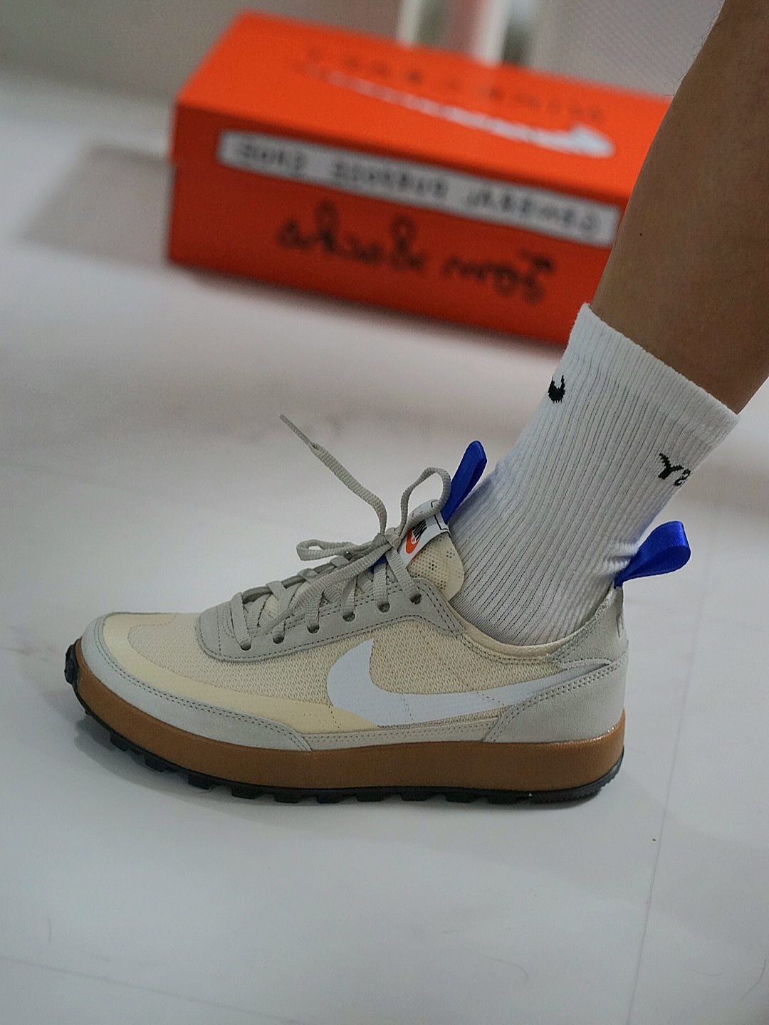 Nike x Tom Sachs General Purpose Shoe Light Cream, Nike x Stussy NRG Crew Socks White Black 착용 스타일 - 2