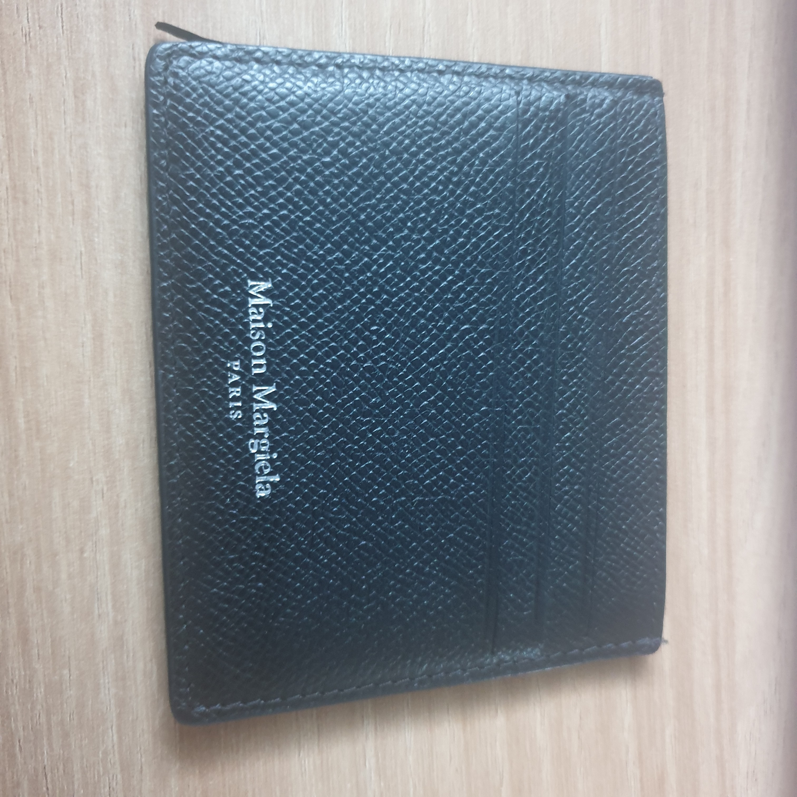 Maison Margiela Grainy Smooth Leather Card Holder Black 착용 스타일