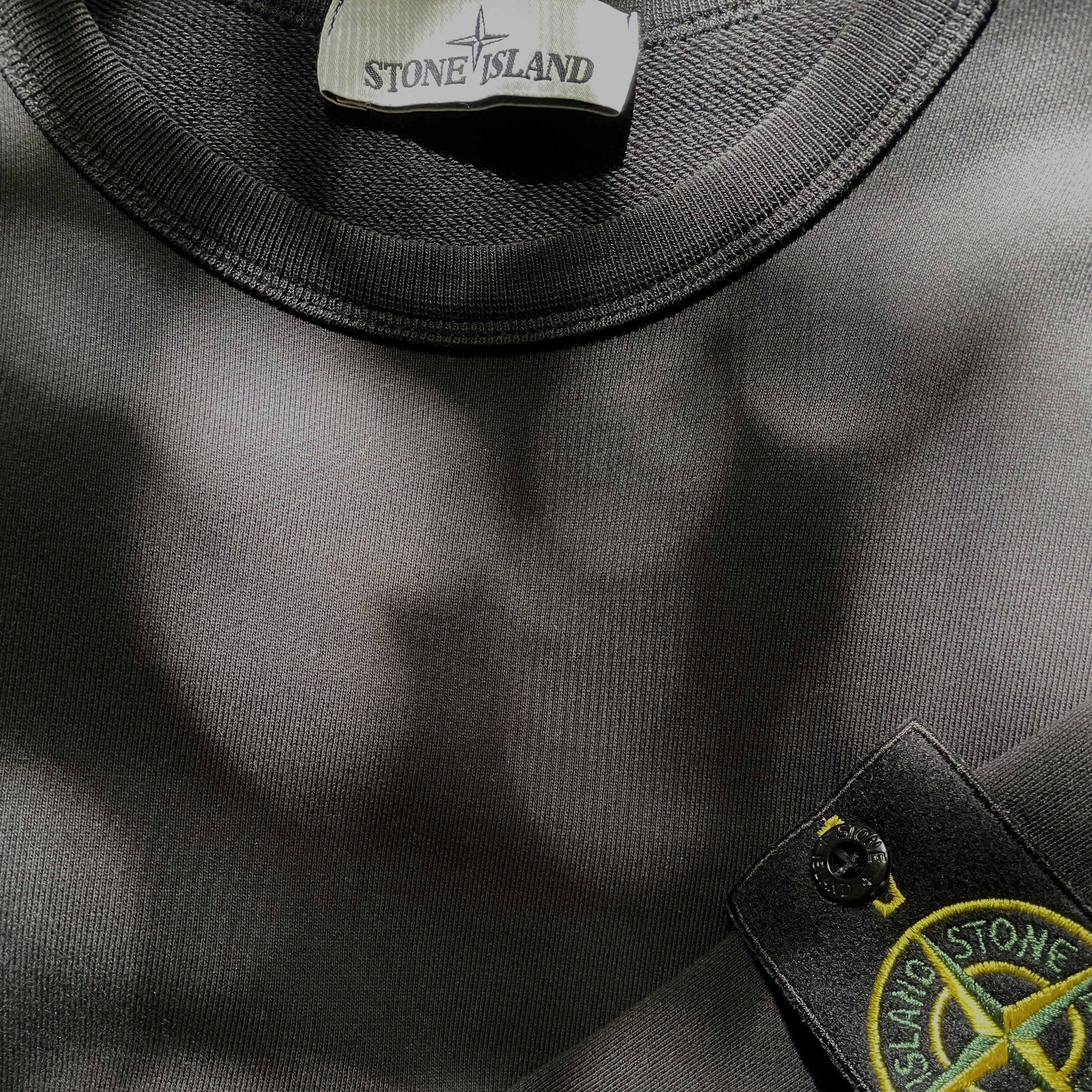 Stone Island 63051 Crewneck Sweatshirt Black - 22SS 착용 스타일