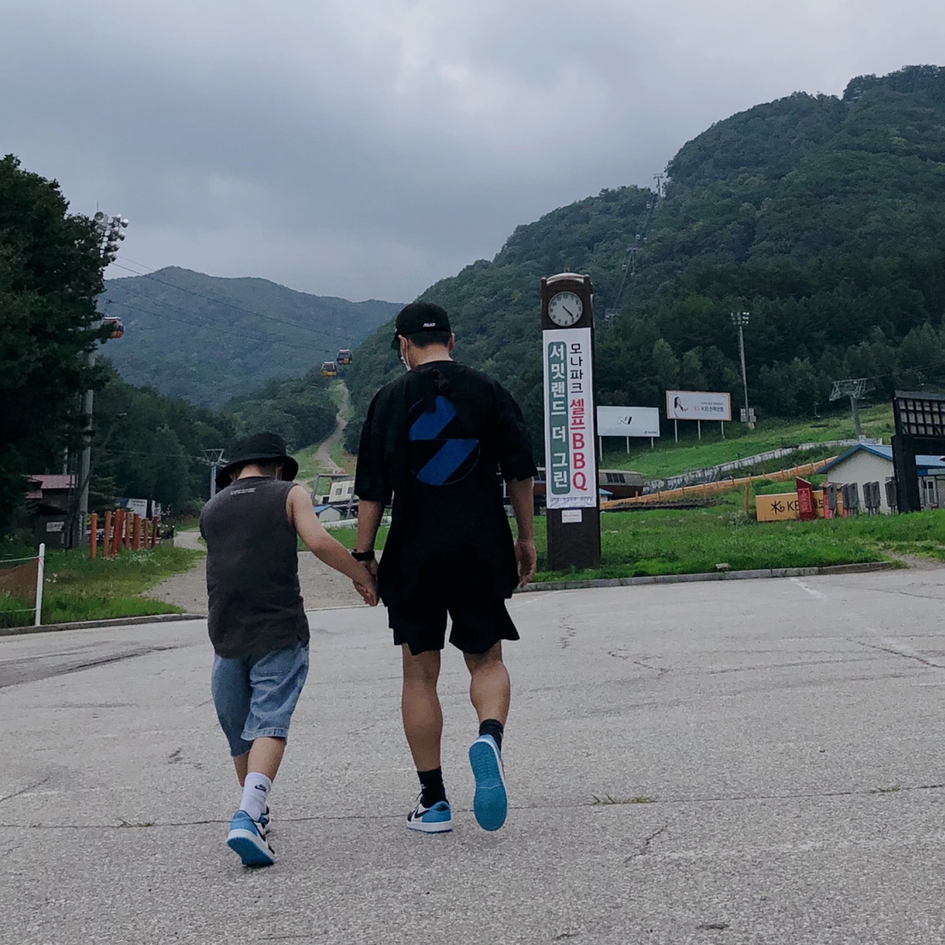 (W) Jordan 1 Retro Low OG Black and Dark Powder Blue, Jordan 1 Retro Low OG Black and Dark Powder Blue 착용 스타일 - 1