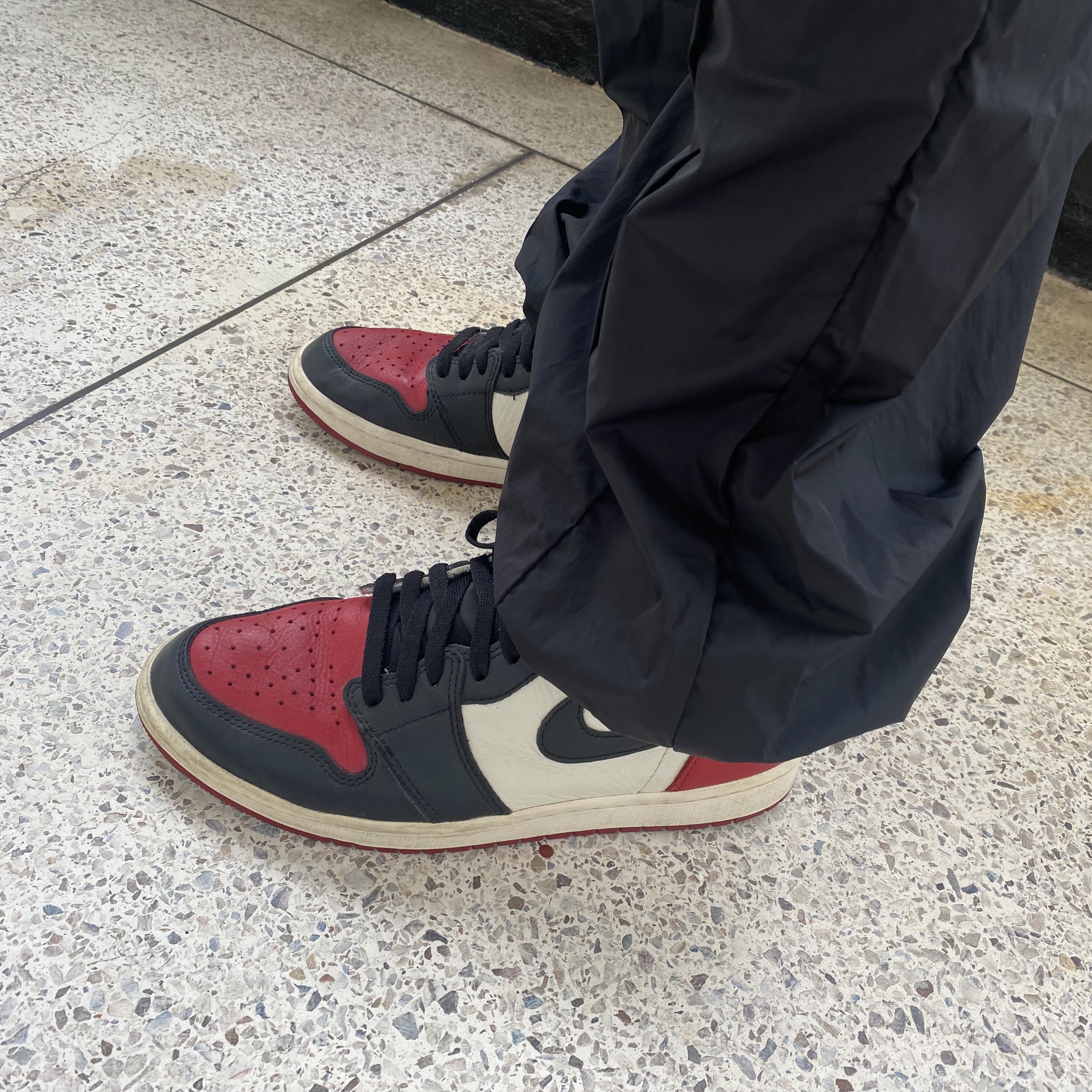 Jordan 1 Retro High OG Bred Toe 착용 스타일 - 1