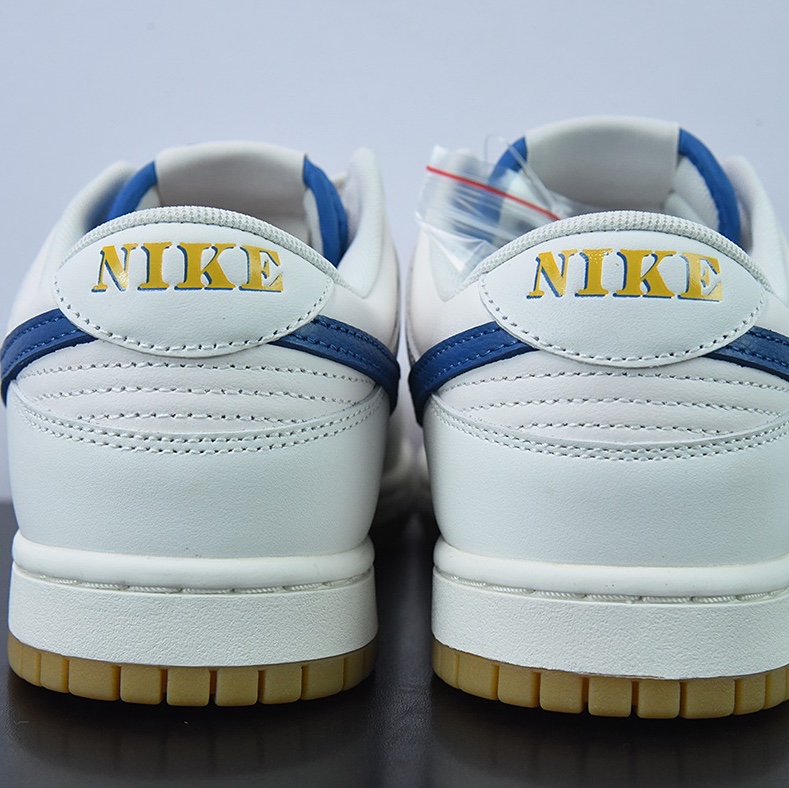 Nike Dunk Low SE Sail Dark Marina Blue 착용 스타일 - 4