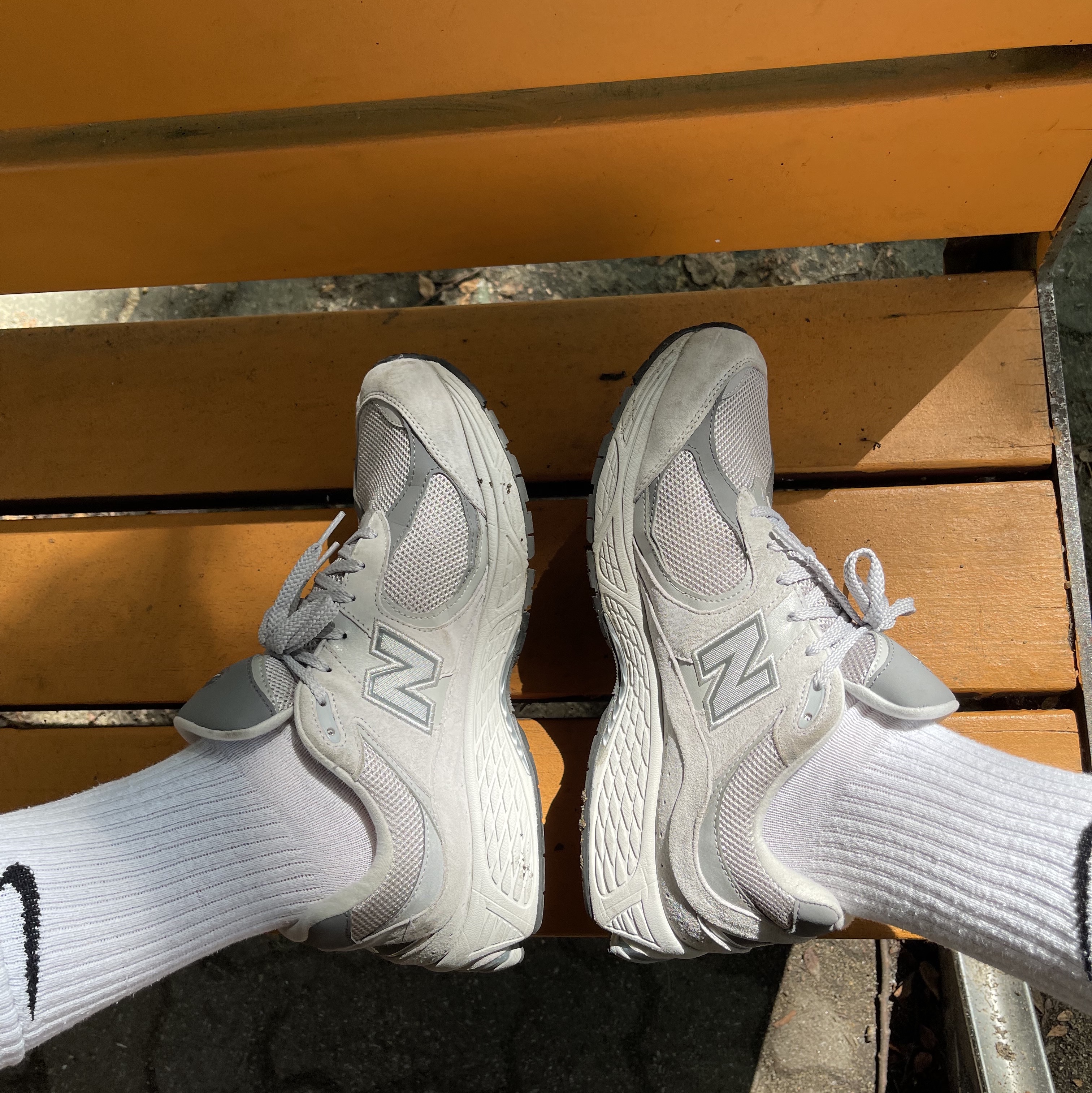 New Balance 2002R T2 Gray 착용 스타일 - 2