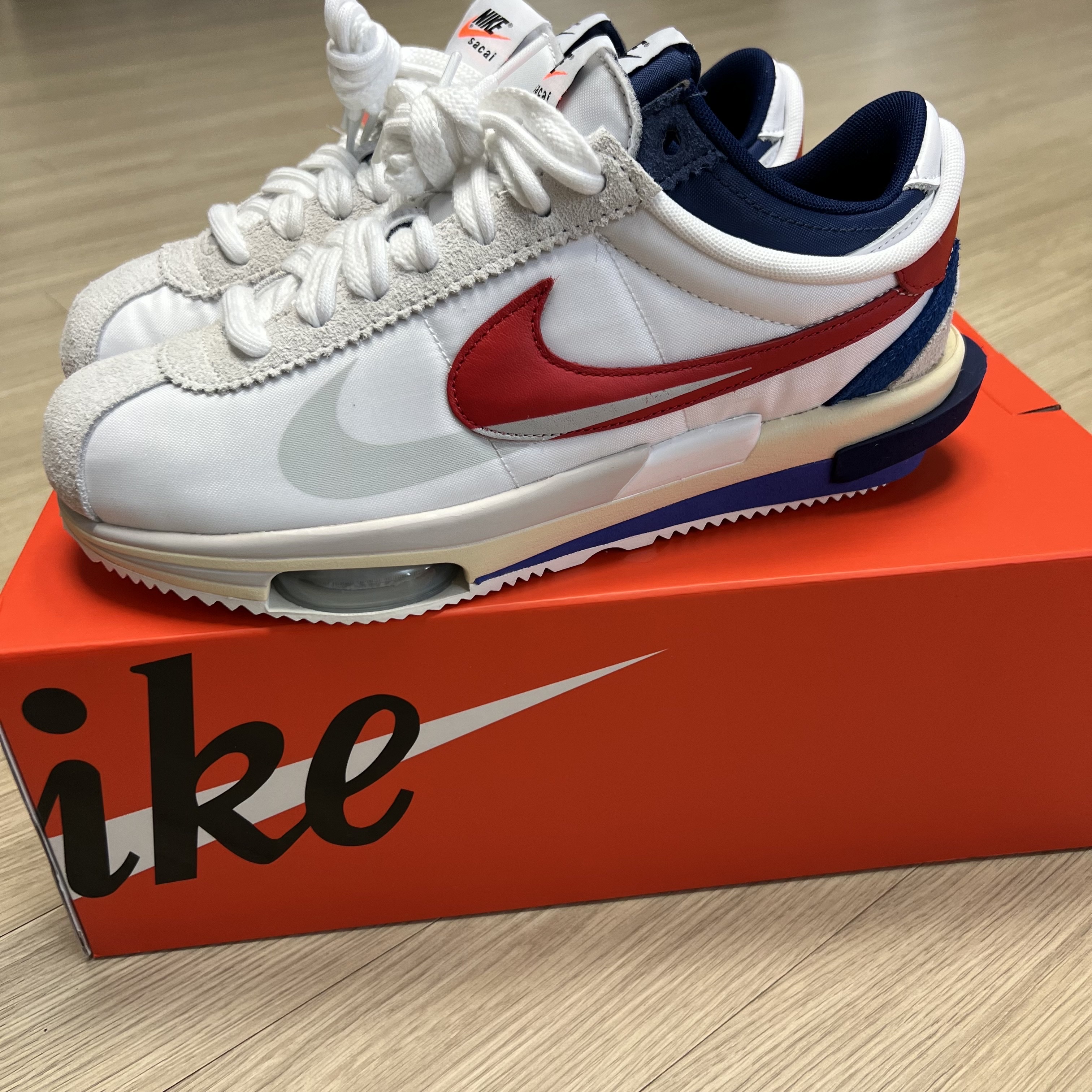 Nike x Sacai Zoom Cortez SP White and University Red 착용 스타일