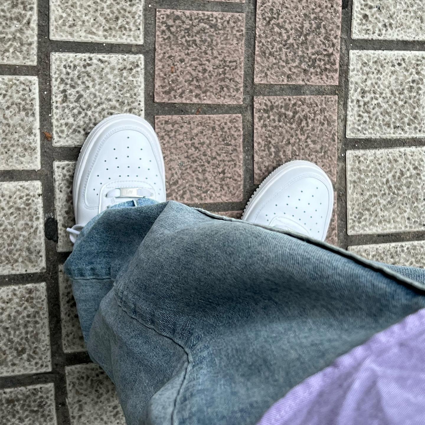 (W) Nike Air Force 1 '07 Low White 착용 스타일 - 2