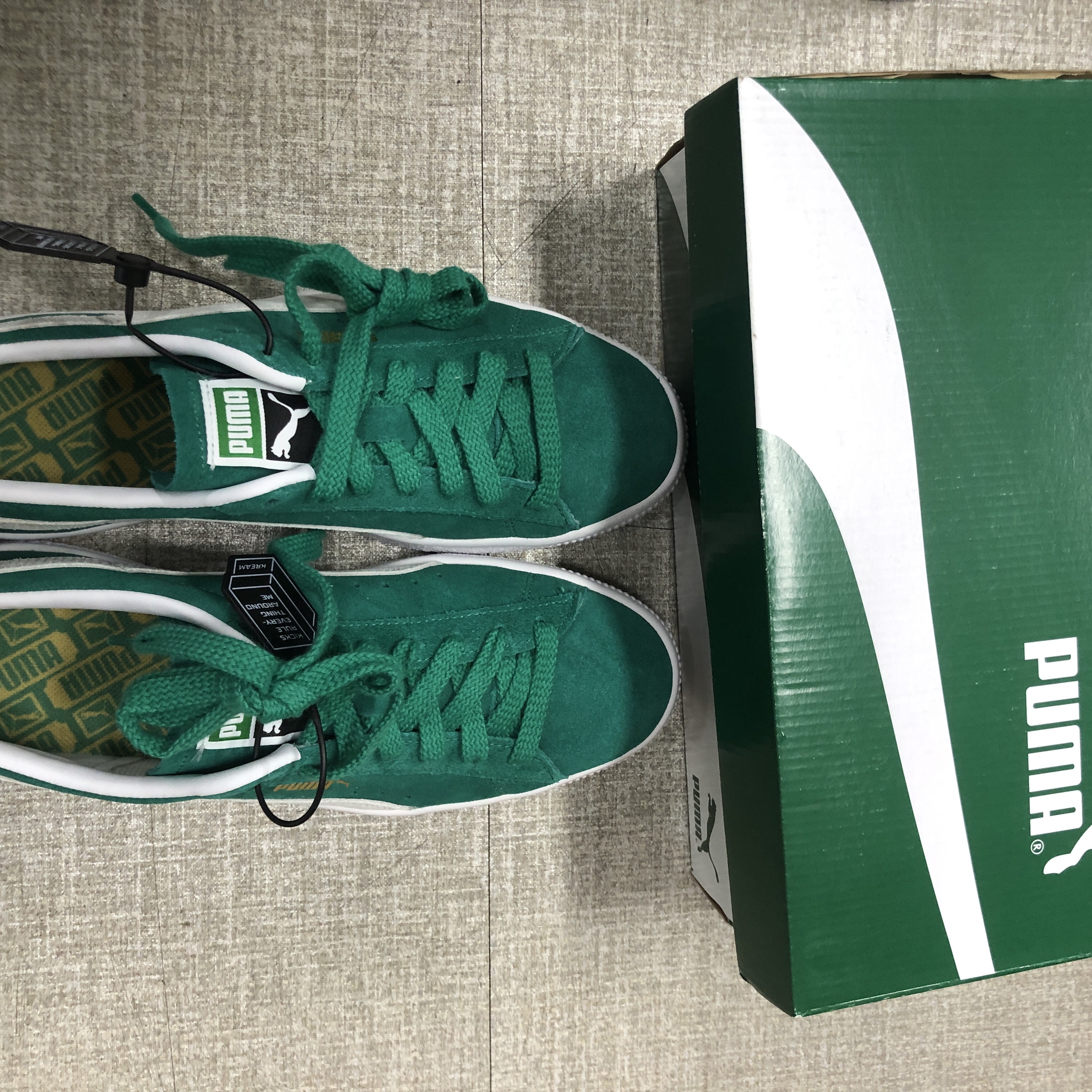 Puma Suede VTG Kelly Green 착용 스타일 - 2