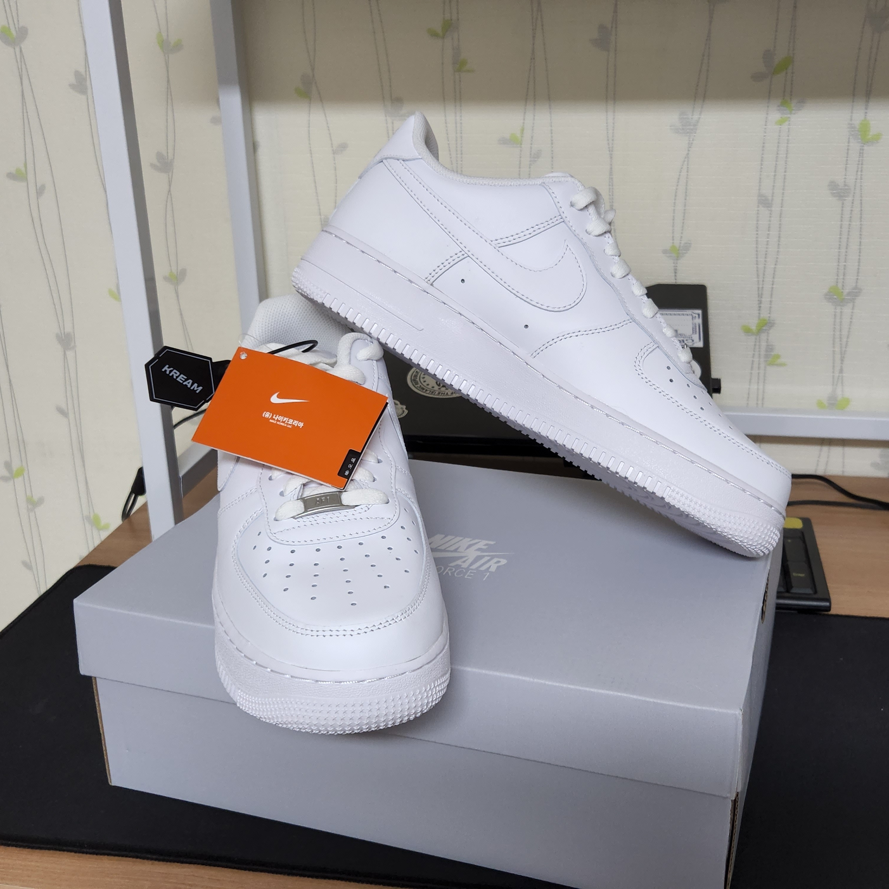 Nike Air Force 1 '07 Low White 착용 스타일 - 2