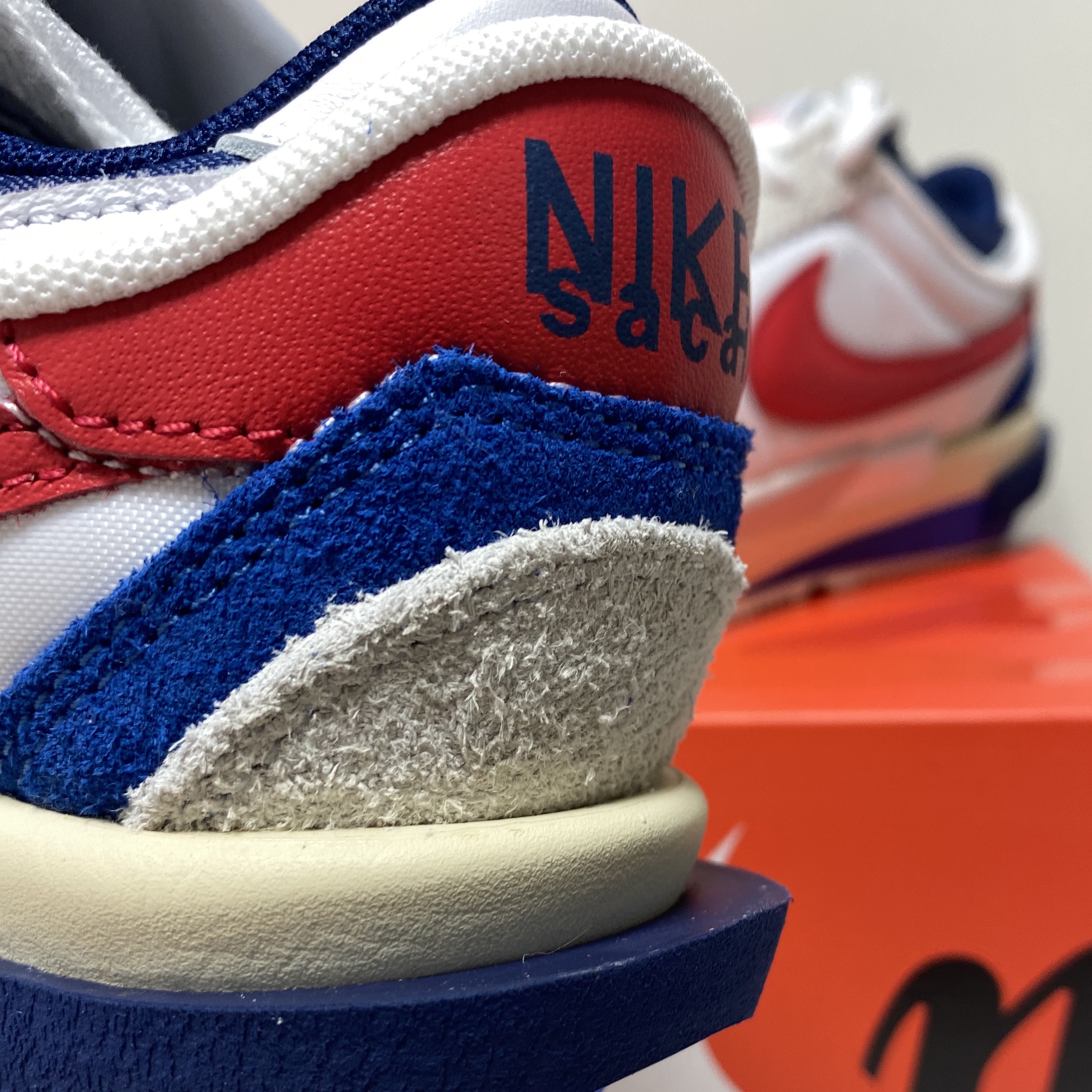 Nike x Sacai Zoom Cortez SP White and University Red 착용 스타일 - 4