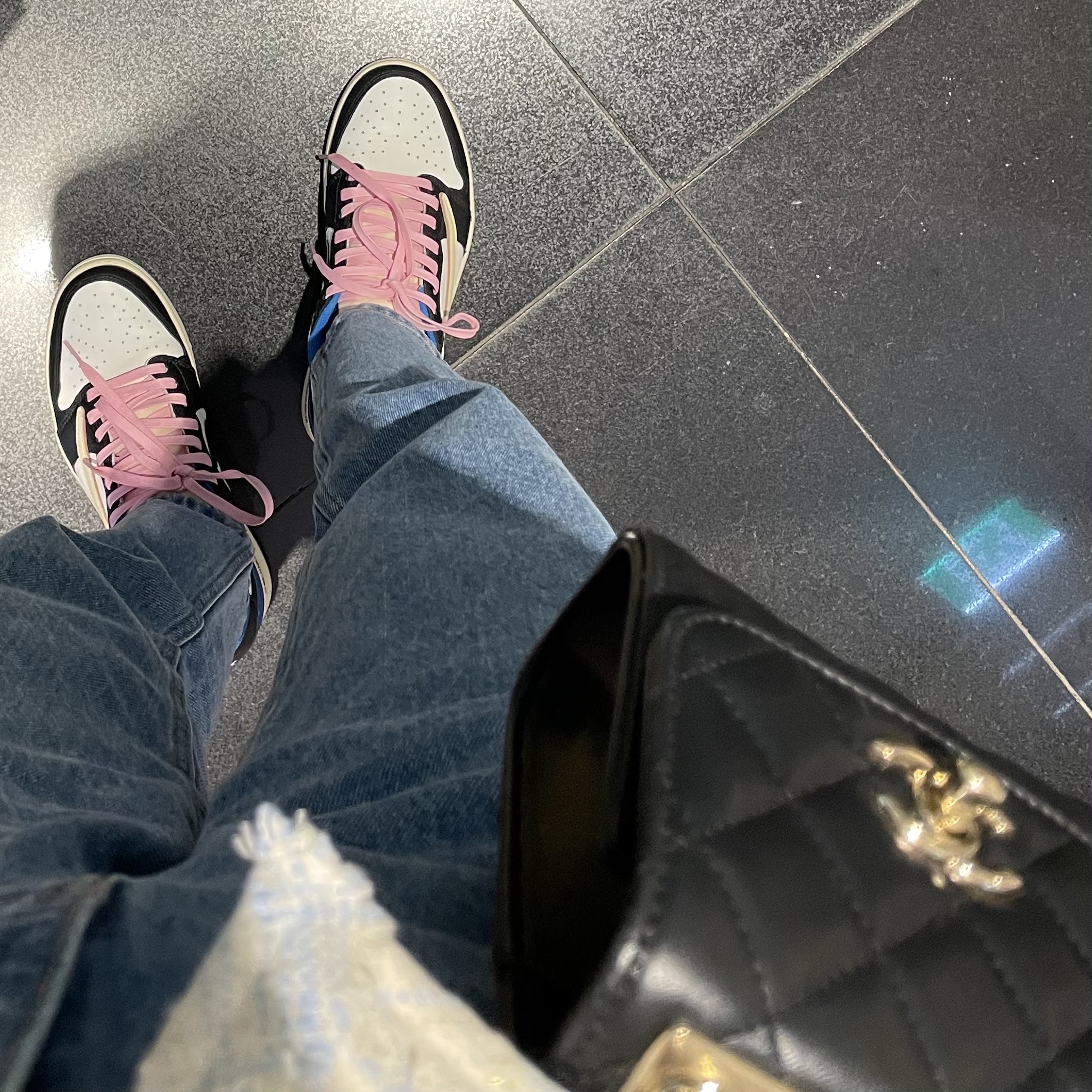 Jordan 1 x Travis Scott x Fragment Retro Low OG SP Military Blue 착용 스타일