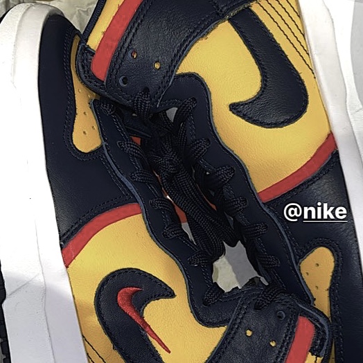 (W) Nike Dunk High Up Varsity Maize 착용 스타일