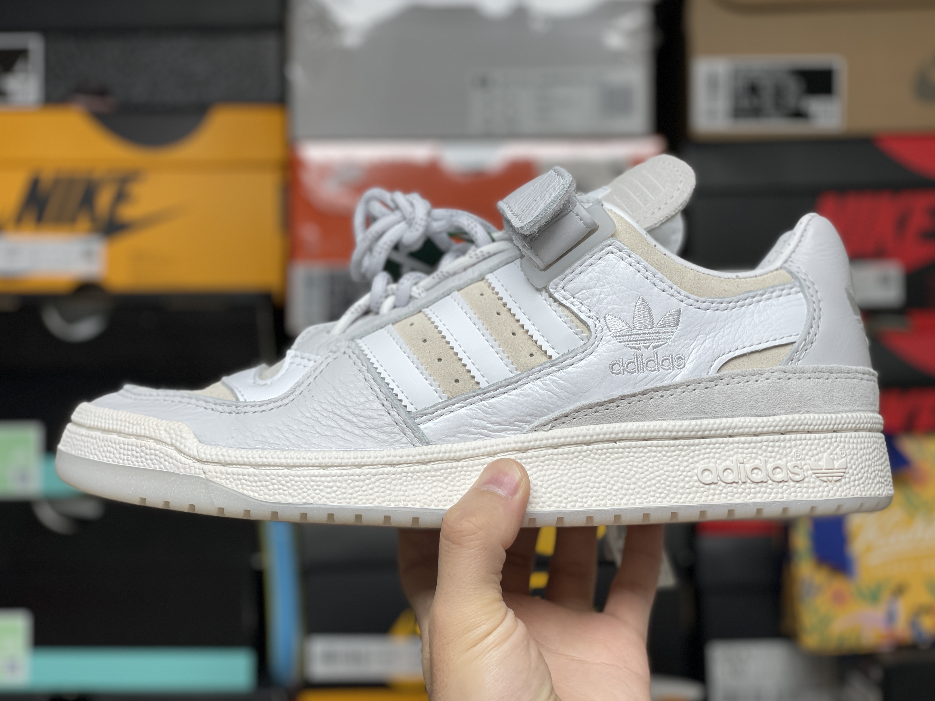 Adidas x Beyonce Ivy Park Forum Lo Core White 착용 스타일