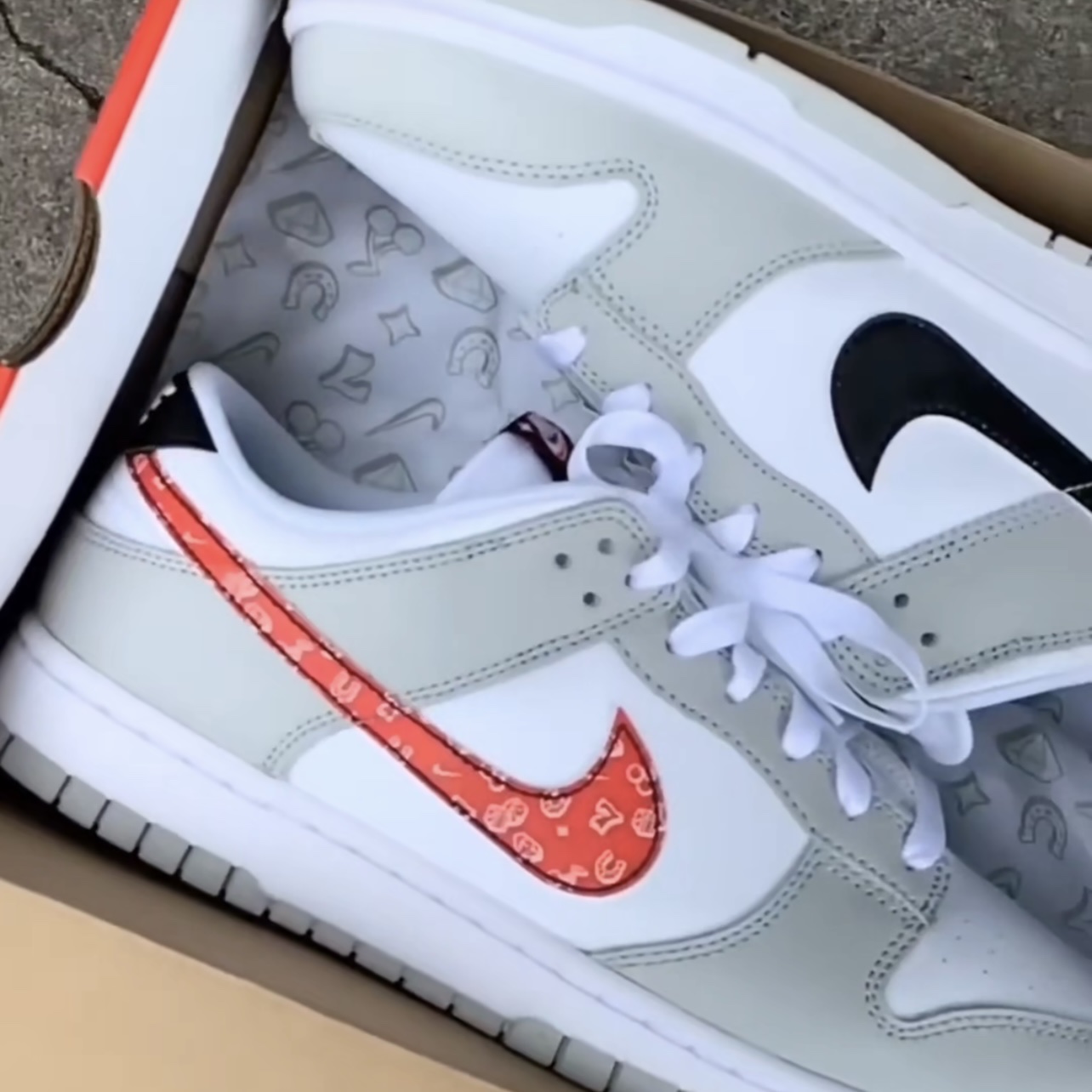 Nike Dunk Low Retro SE Jackpot Grey Fog, Nike Dunk Low Retro SE Jackpot Malachite 착용 스타일 - 1