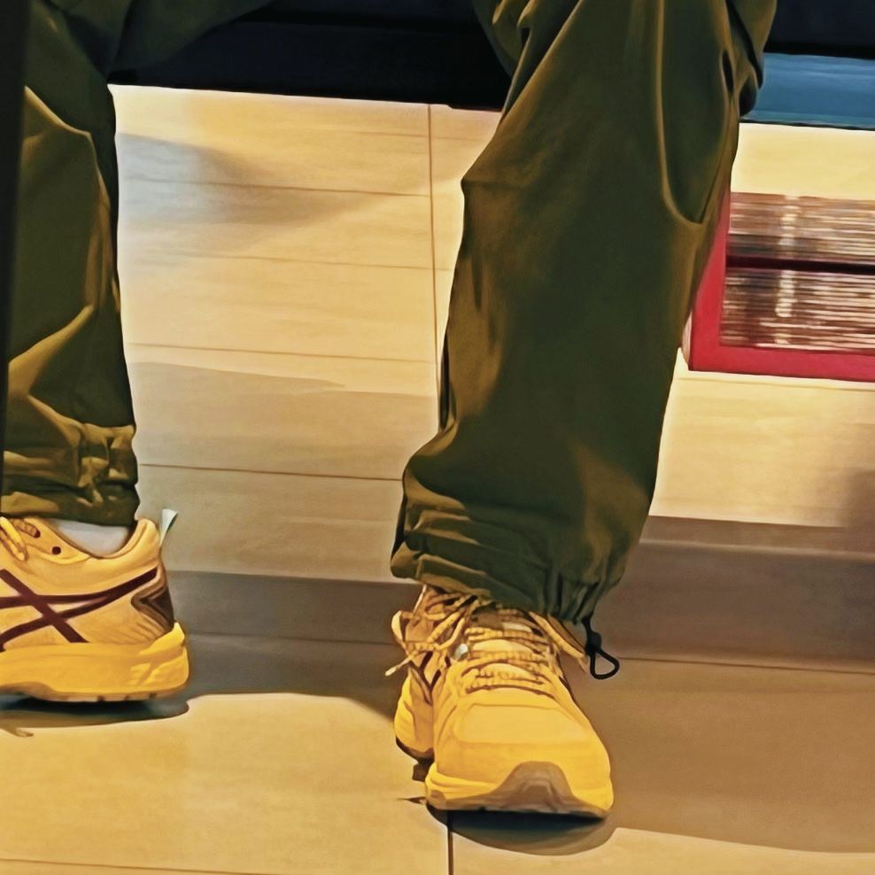 Asics HN1-S Gel-Venture 7 Yellow Ox Brown 착용 스타일
