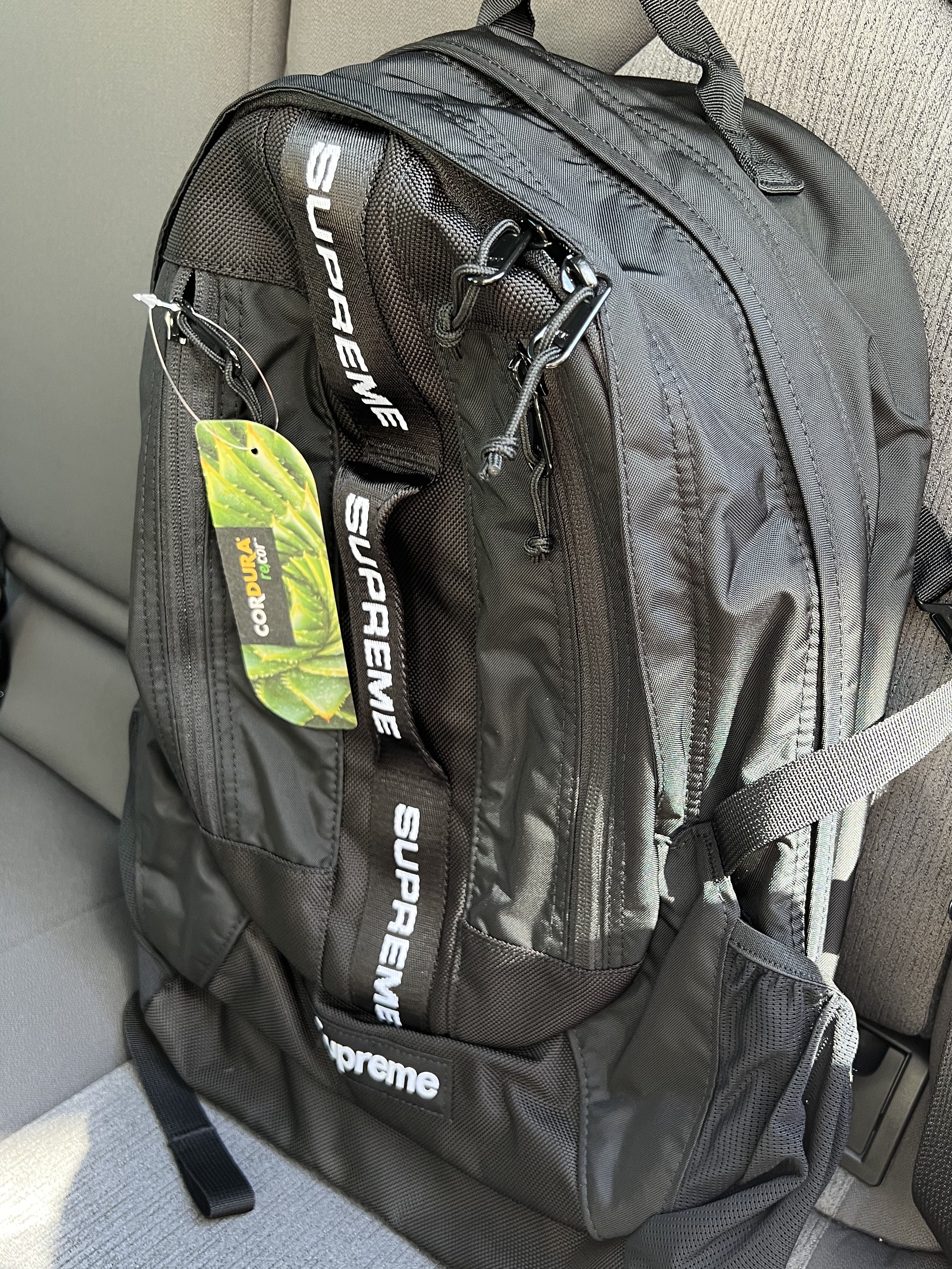 Supreme Backpack Black - 22FW 착용 스타일 - 1