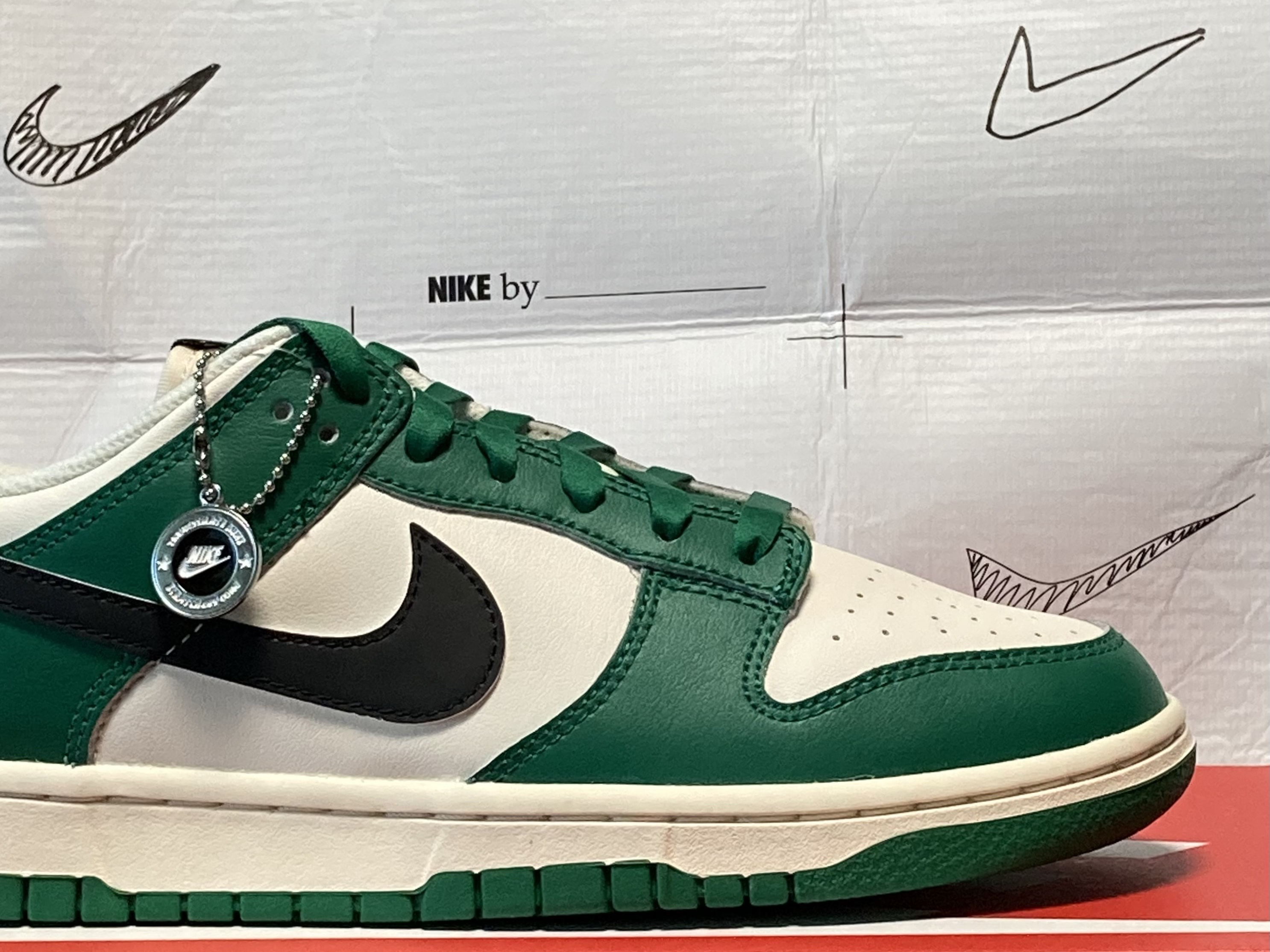 Nike Dunk Low Retro SE Jackpot Malachite 착용 스타일