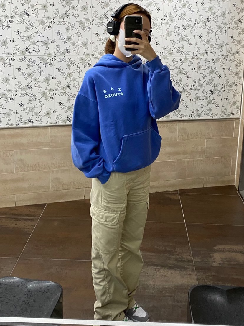 IAB Studio Pigment Hoodie Royal Blue - 22FW 착용 스타일