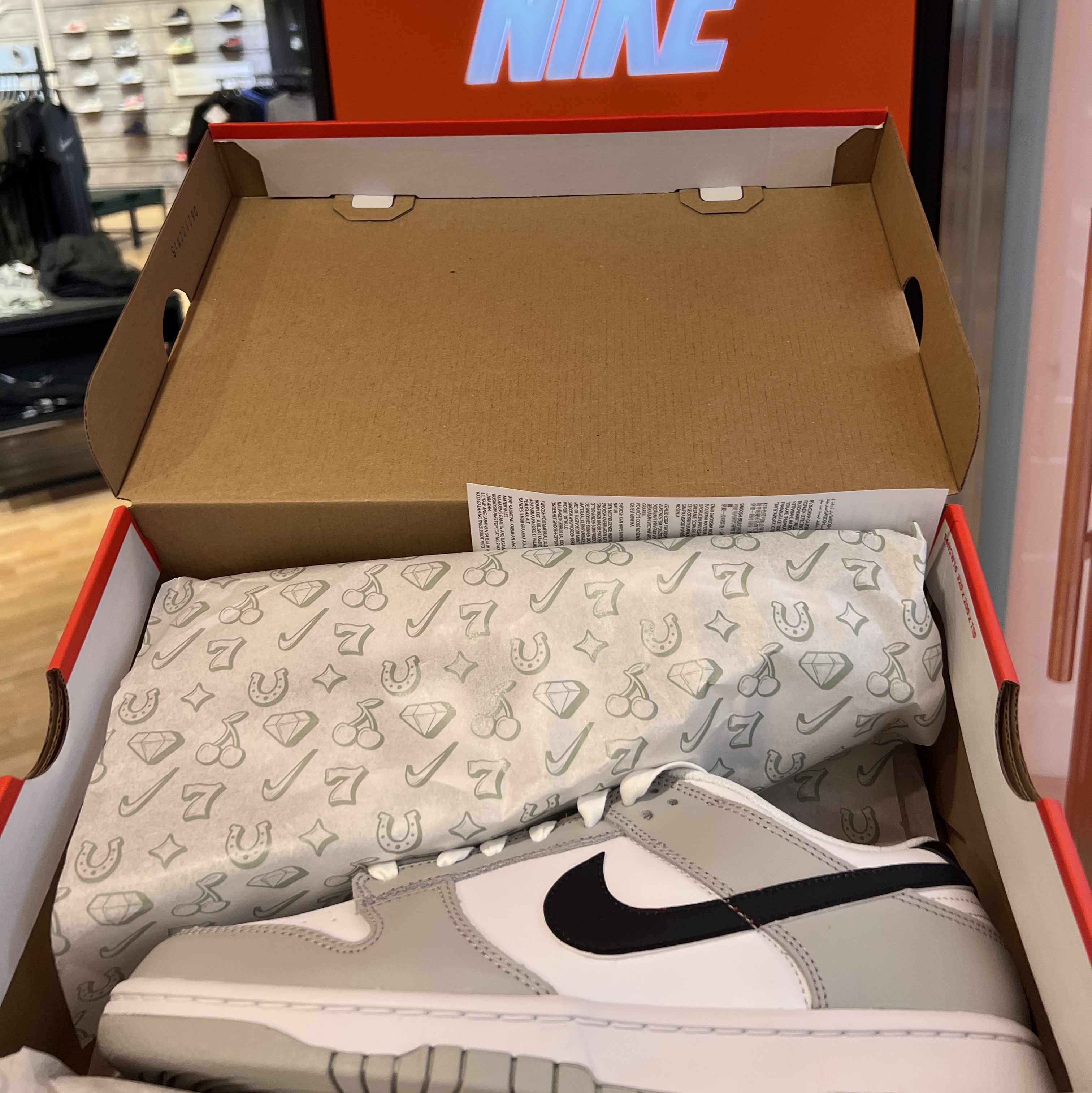 Nike Dunk Low Retro SE Jackpot Grey Fog 착용 스타일