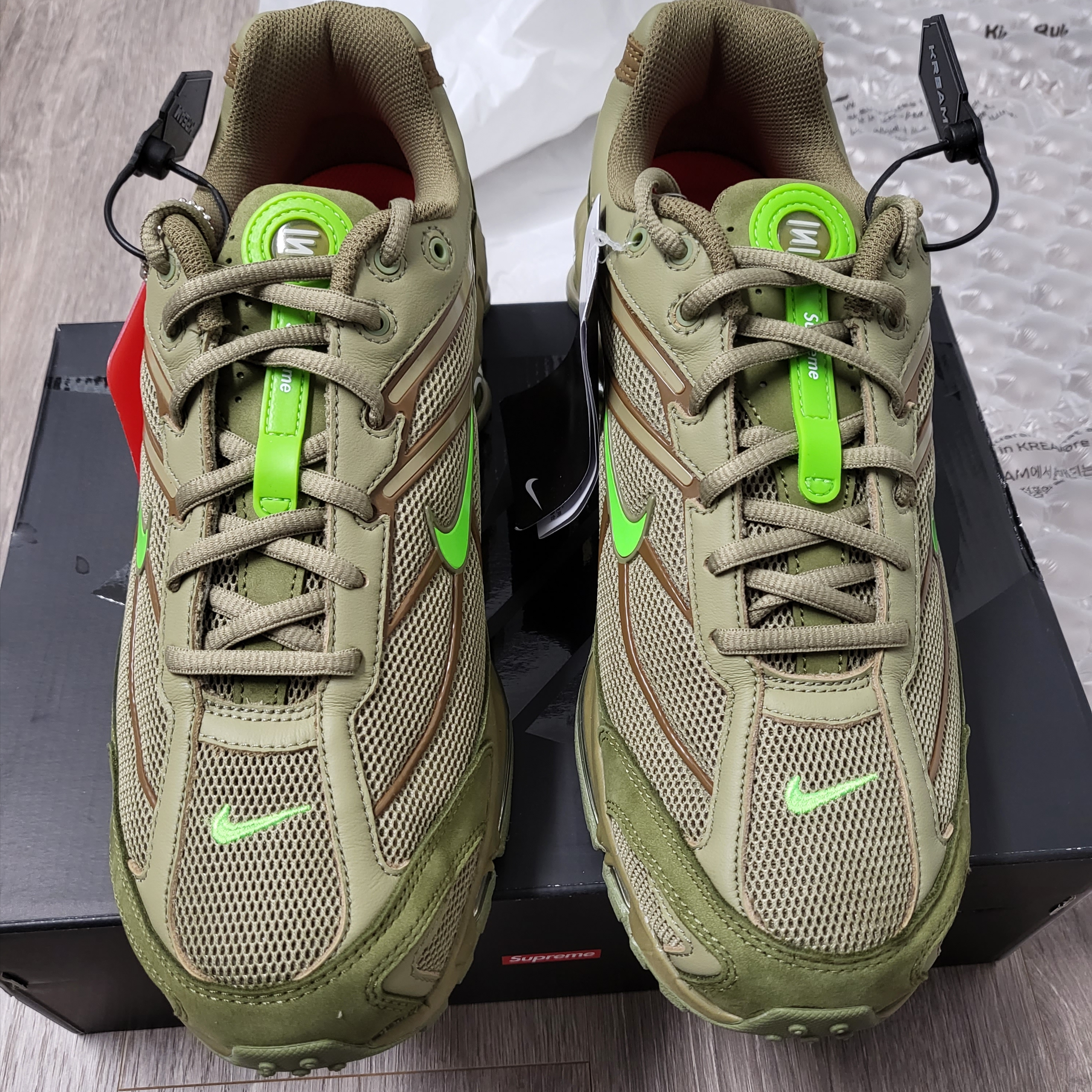 Nike x Supreme Shox Ride 2 SP Neutral Olive 착용 스타일