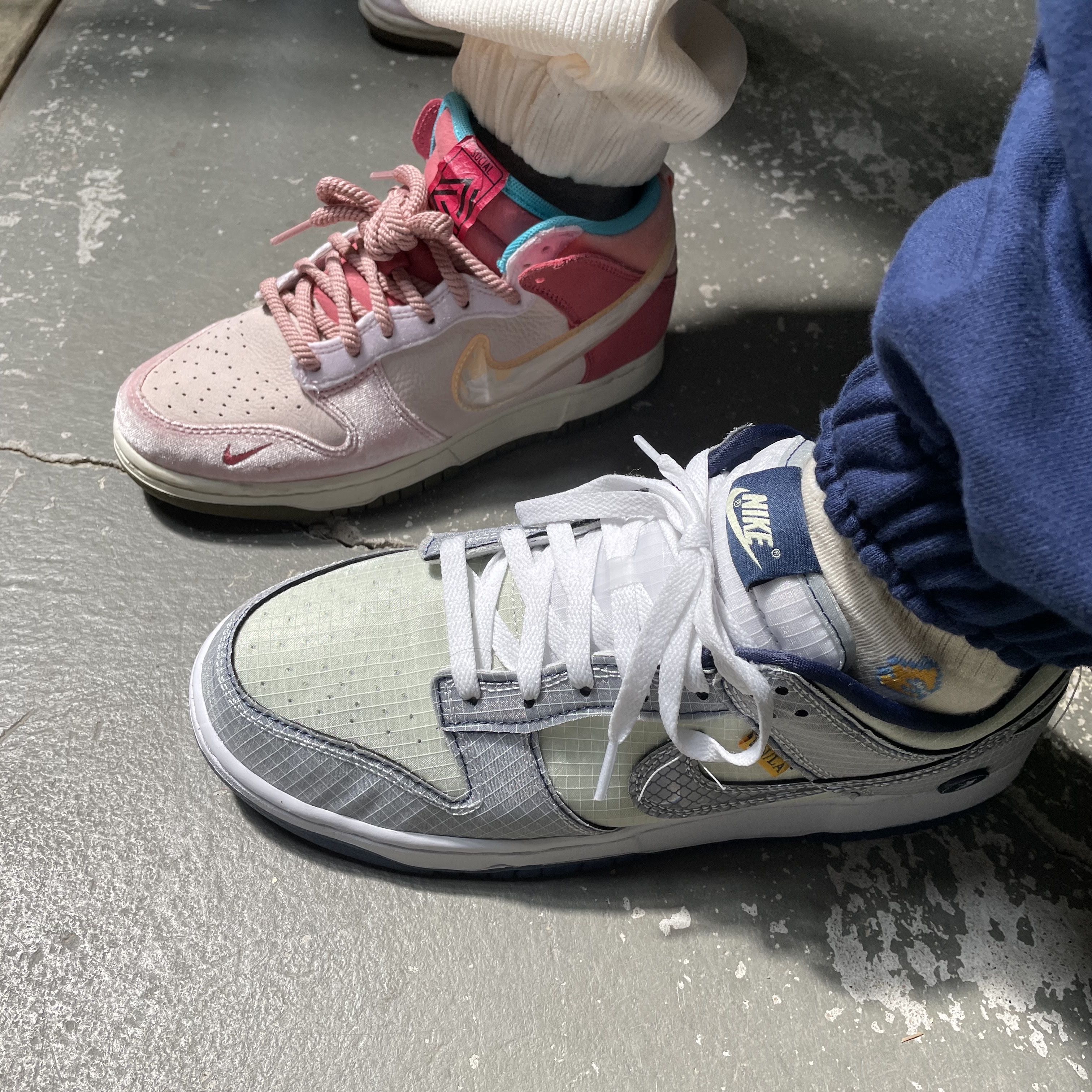 Stussy Strawberry T-Shirt White, Nike x Social Status Dunk Mid Free Lunch Strawberry Milk 착용 스타일 - 2