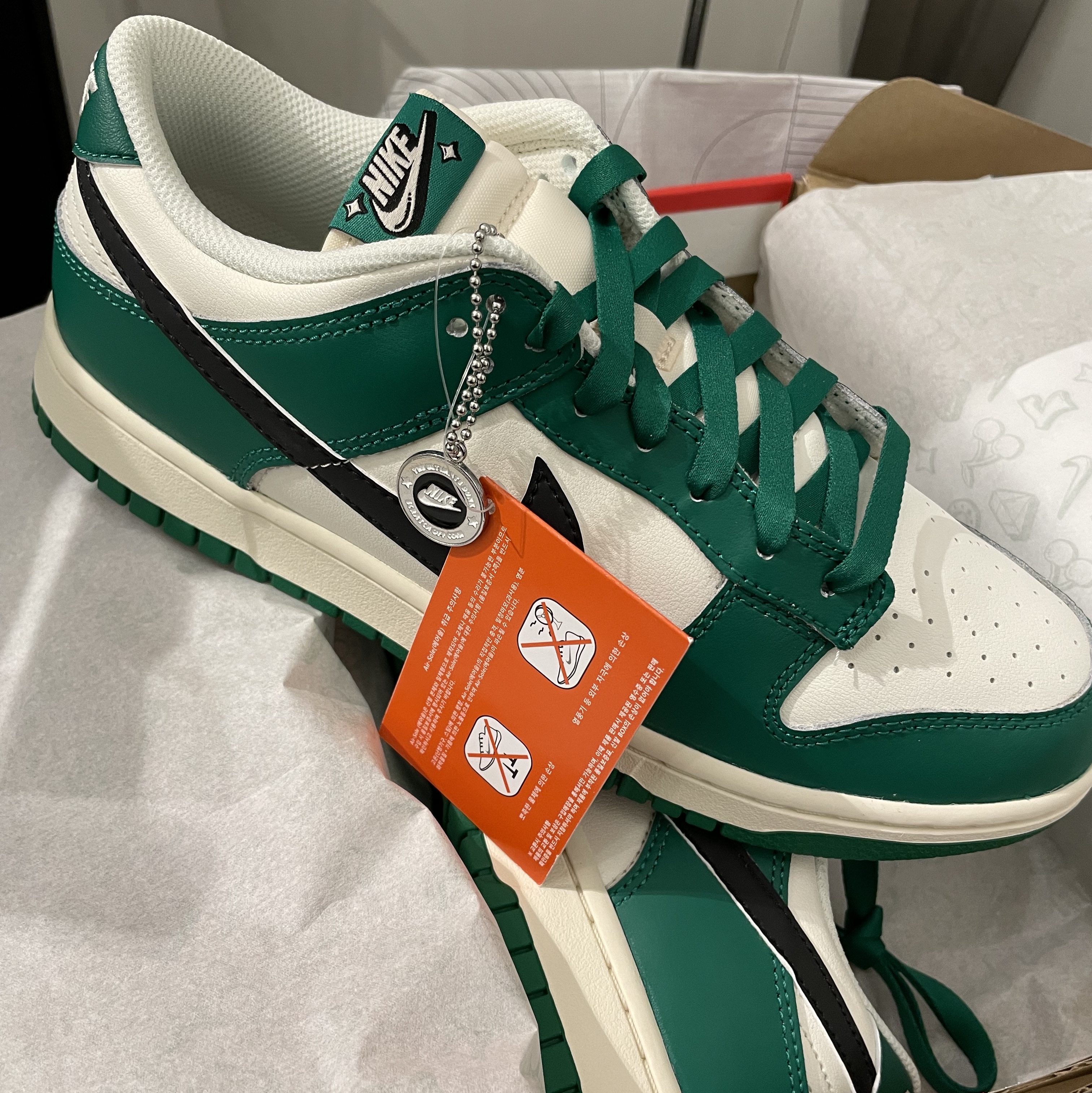 Nike Dunk Low Retro SE Jackpot Malachite 착용 스타일