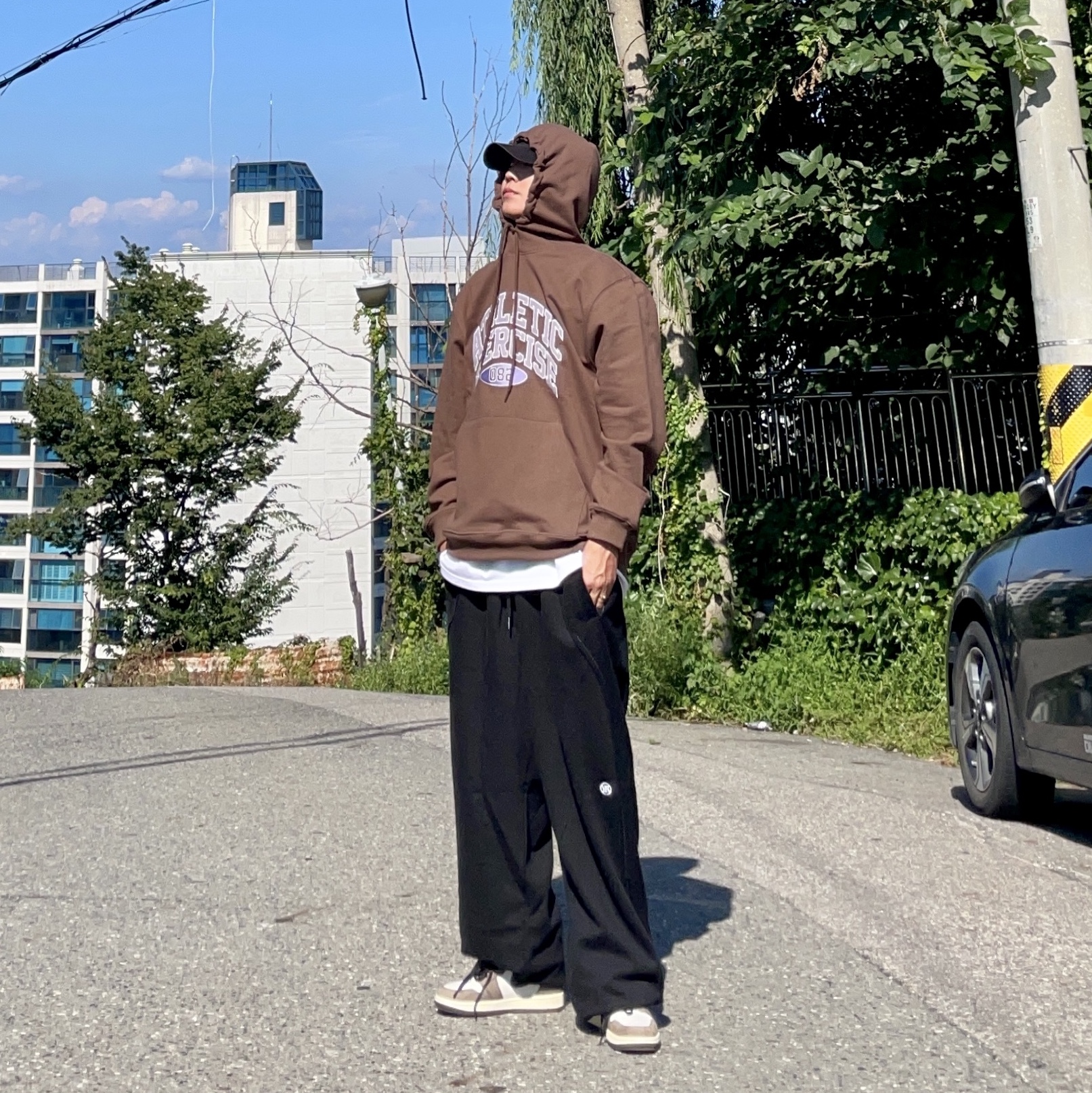 New Era x Murakami Takashi Ohana Unstructured Cap Black, Jordan 1 x Travis Scott Retro High OG SP Mocha 착용 스타일