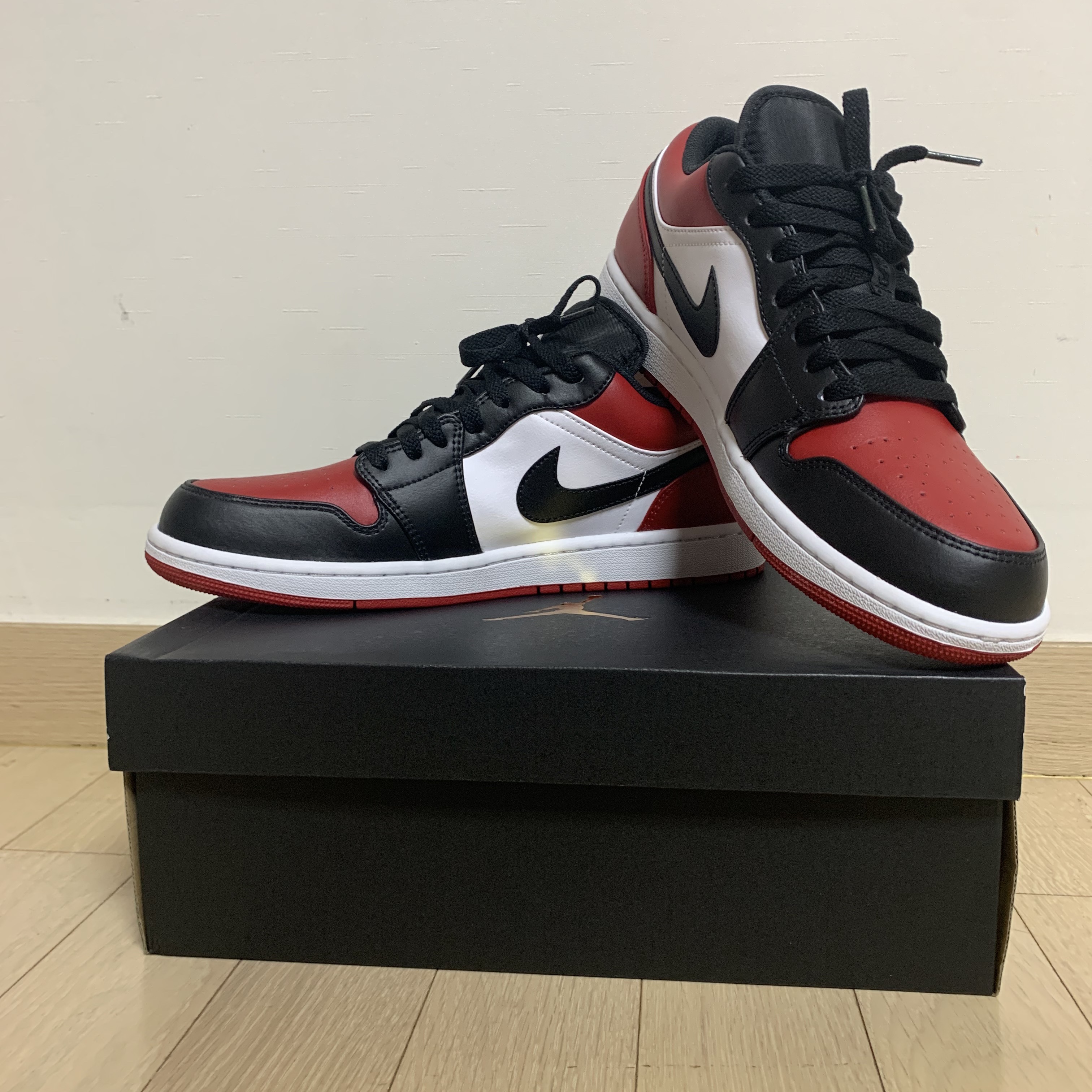 Jordan 1 Low Bred Toe 착용 스타일 - 2