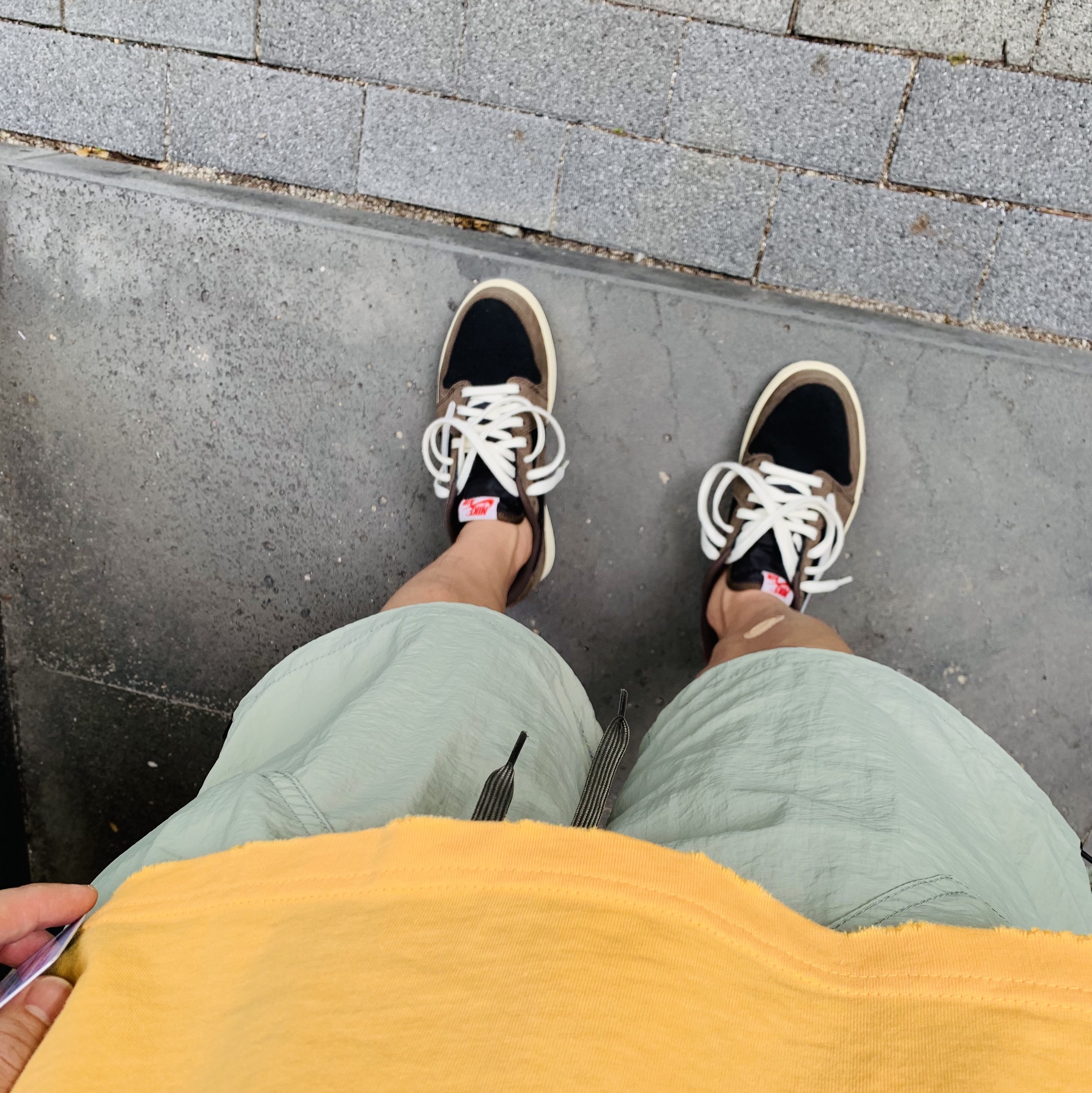 Jordan 1 x Travis Scott Retro Low OG SP Mocha 착용 스타일