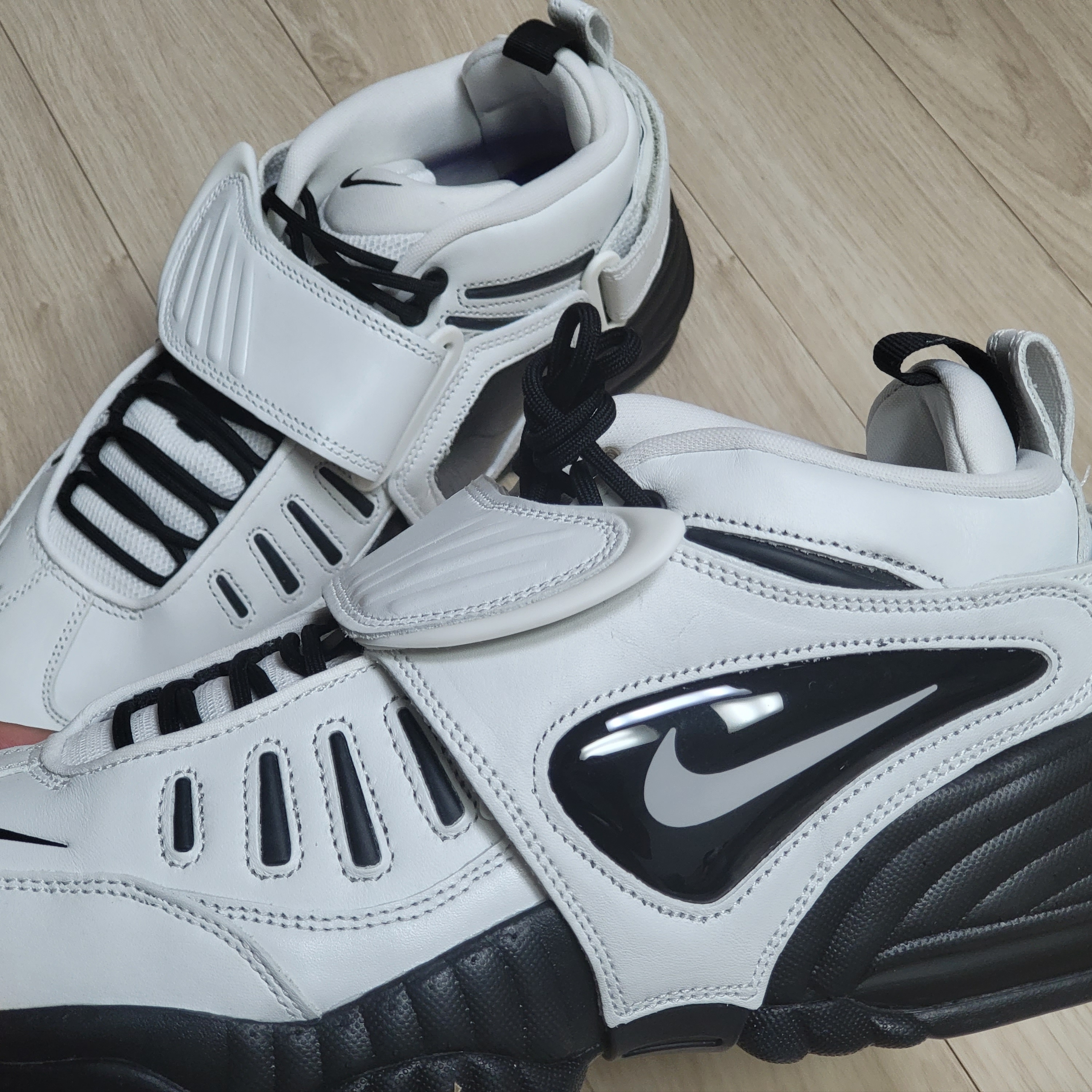 Nike x Ambush Air Adjust Force SP Summit White and Black 착용 스타일 - 2