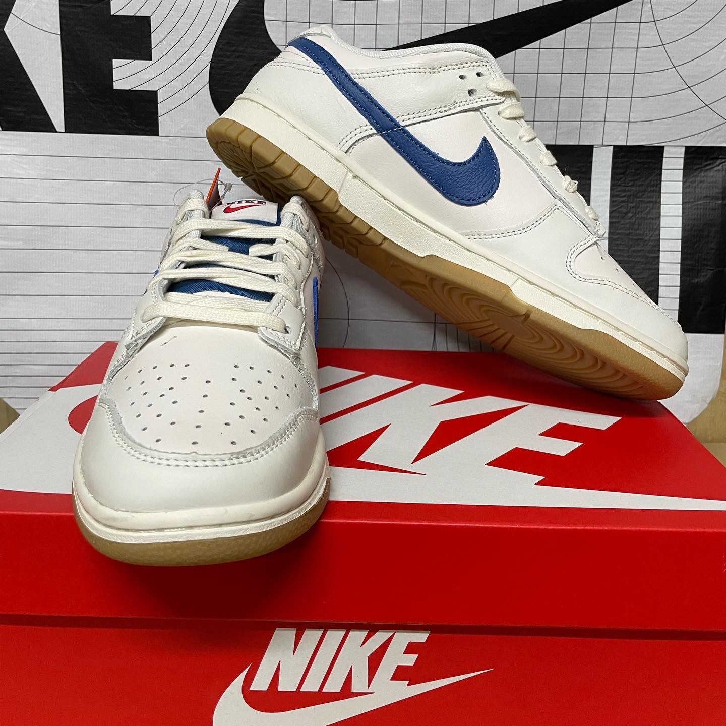 Nike Dunk Low SE Sail Dark Marina Blue 착용 스타일 - 1