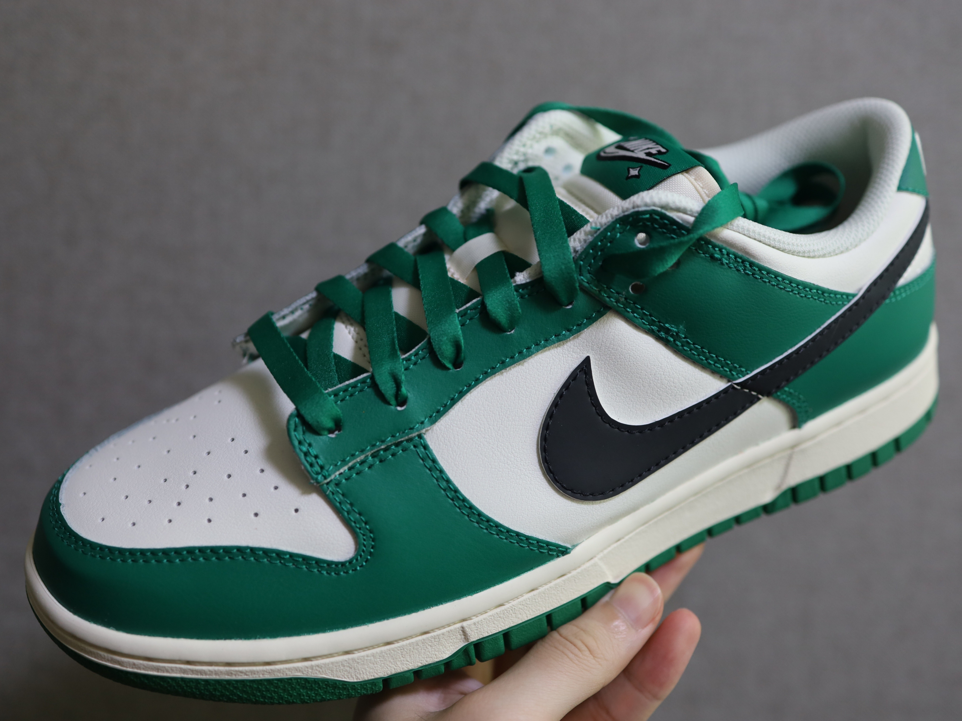 Nike Dunk Low Retro SE Jackpot Malachite 착용 스타일 - 1