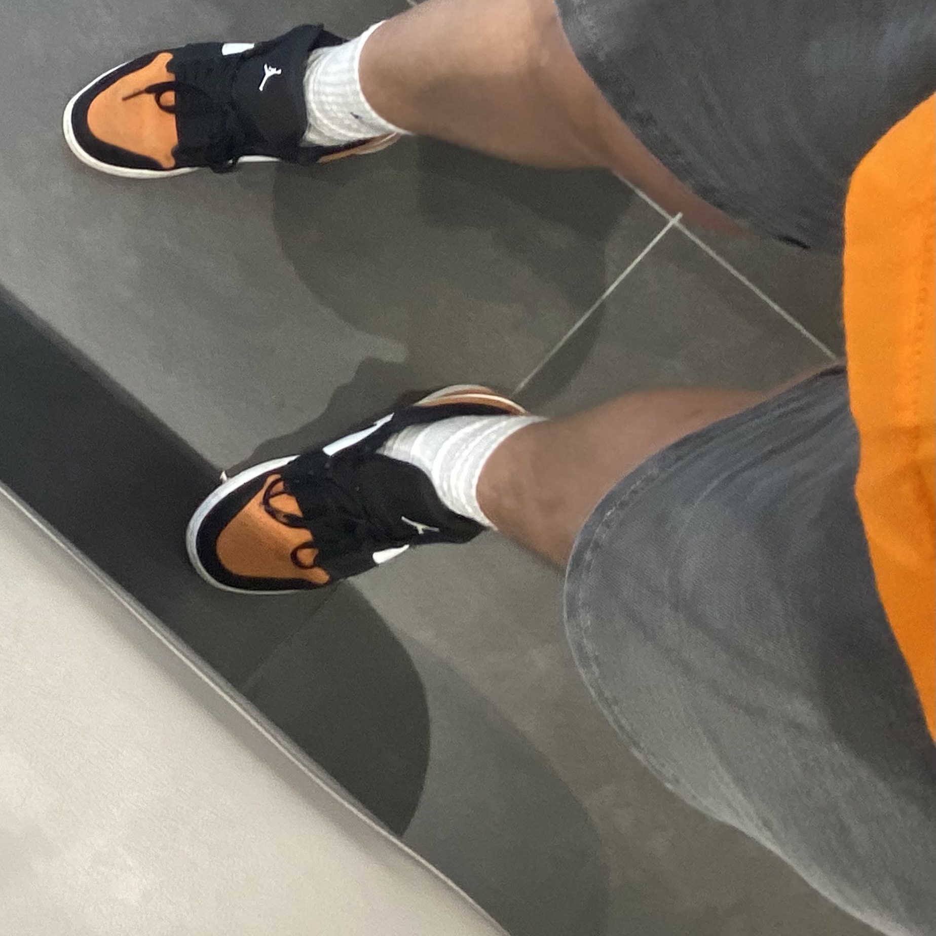 Jordan 1 Low Shattered Backboard 착용 스타일 - 2