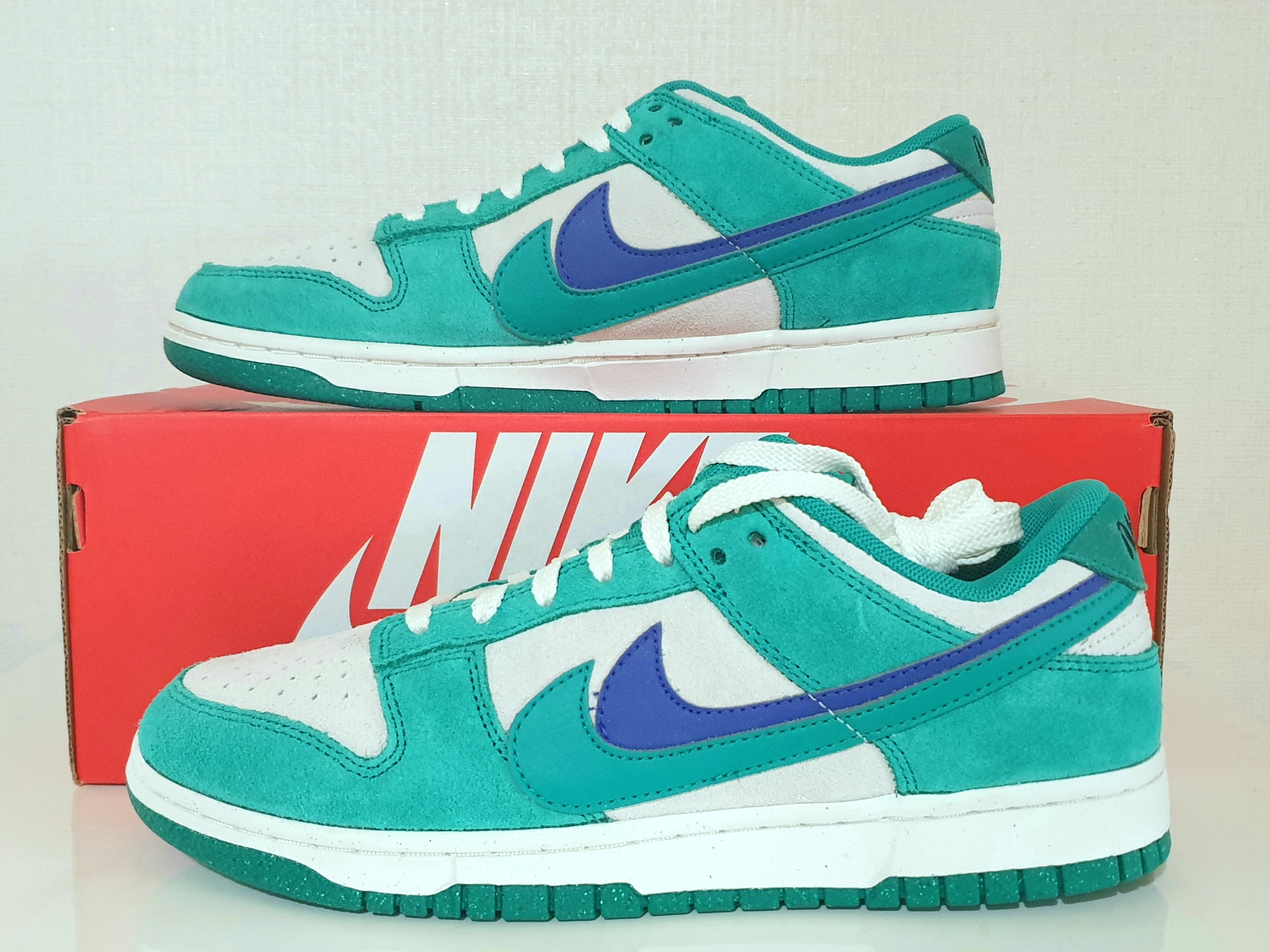 (W) Nike Dunk Low SE 85 Neptune Green and Sail 착용 스타일 - 2